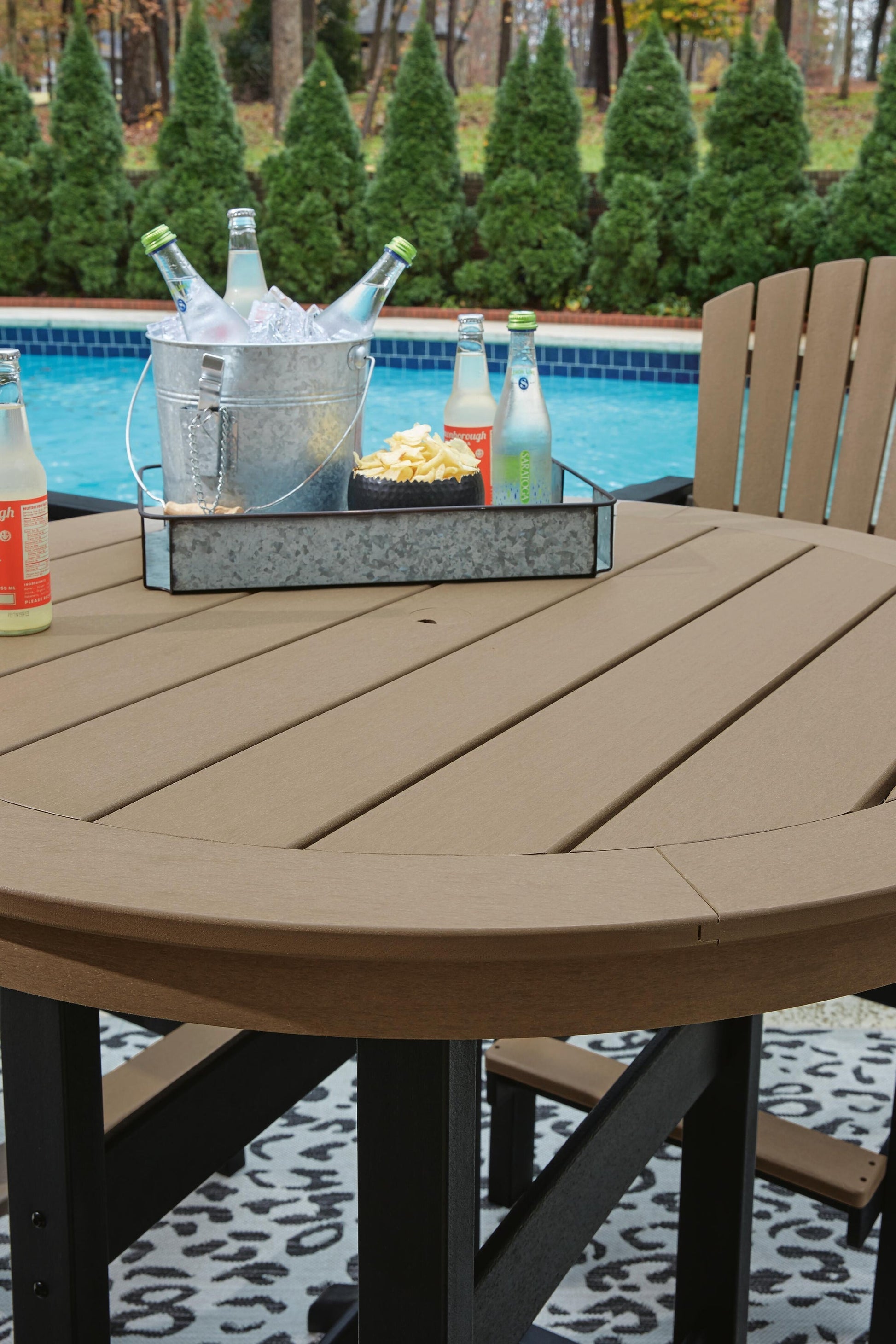 Fairen Trail Round Bar Table w/UMB OPT Signature Design by Ashley®