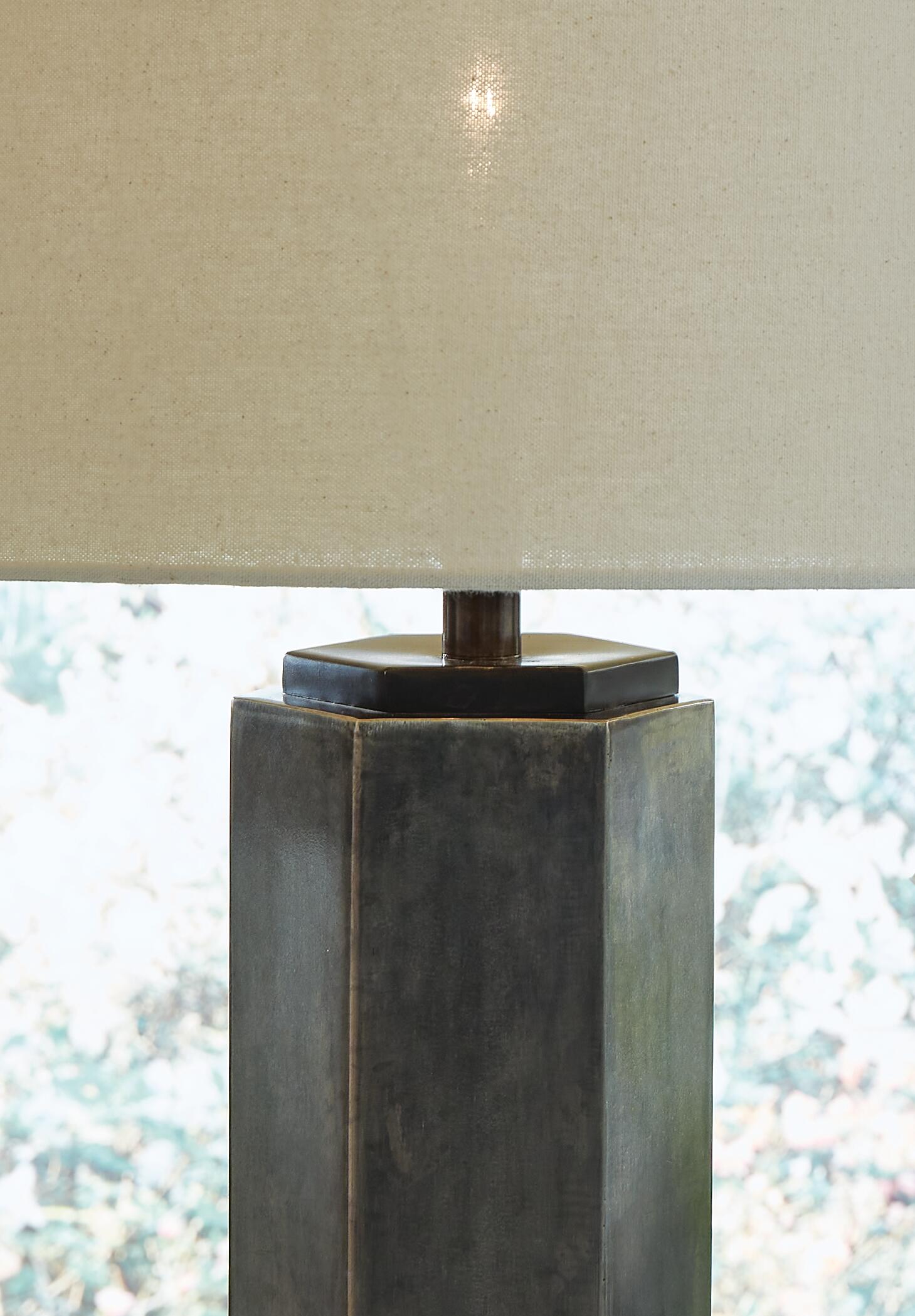 Dirkton Metal Table Lamp (1/CN) Signature Design by Ashley®
