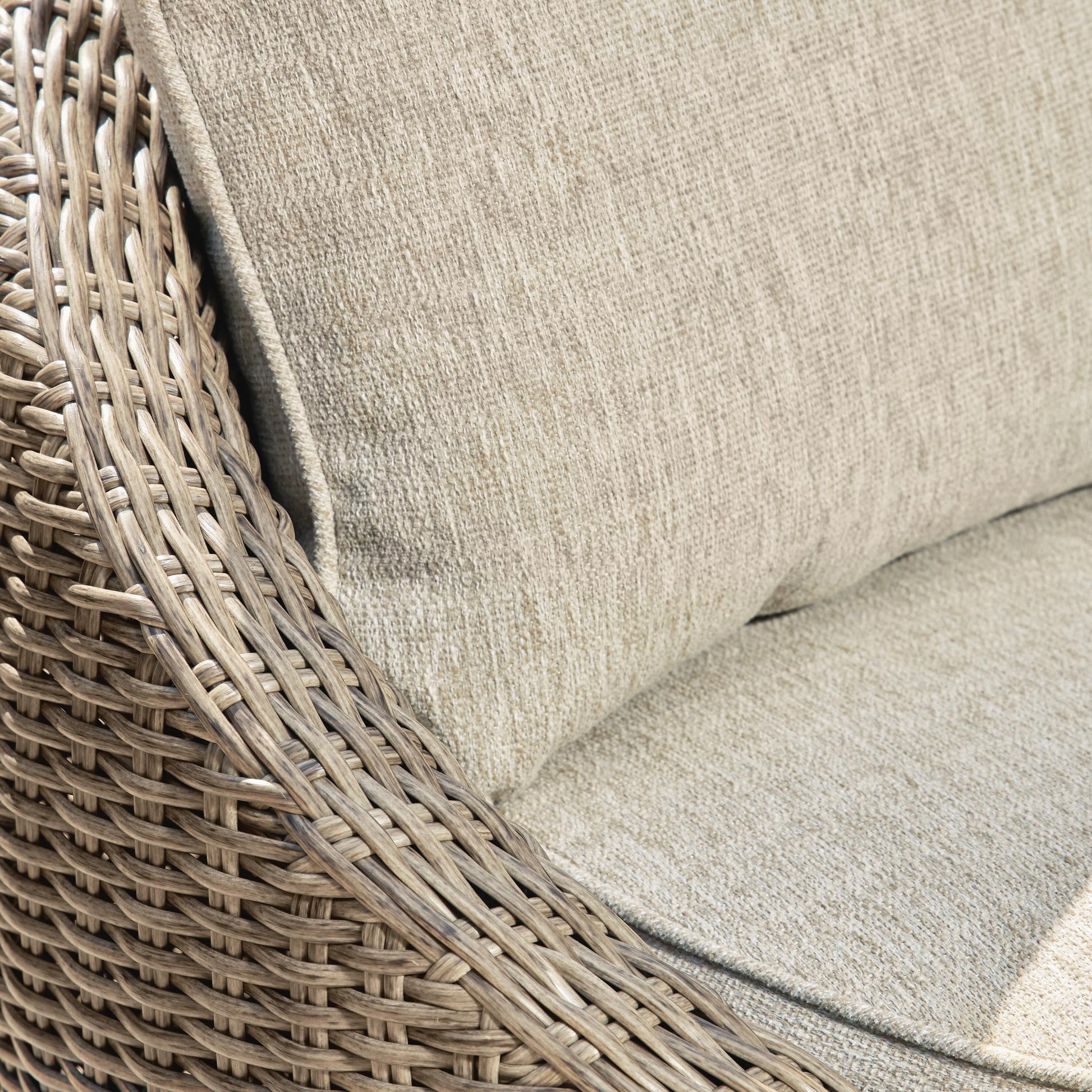 Danson Swivel Lounge w/Cushion (2/CN) Signature Design by Ashley®