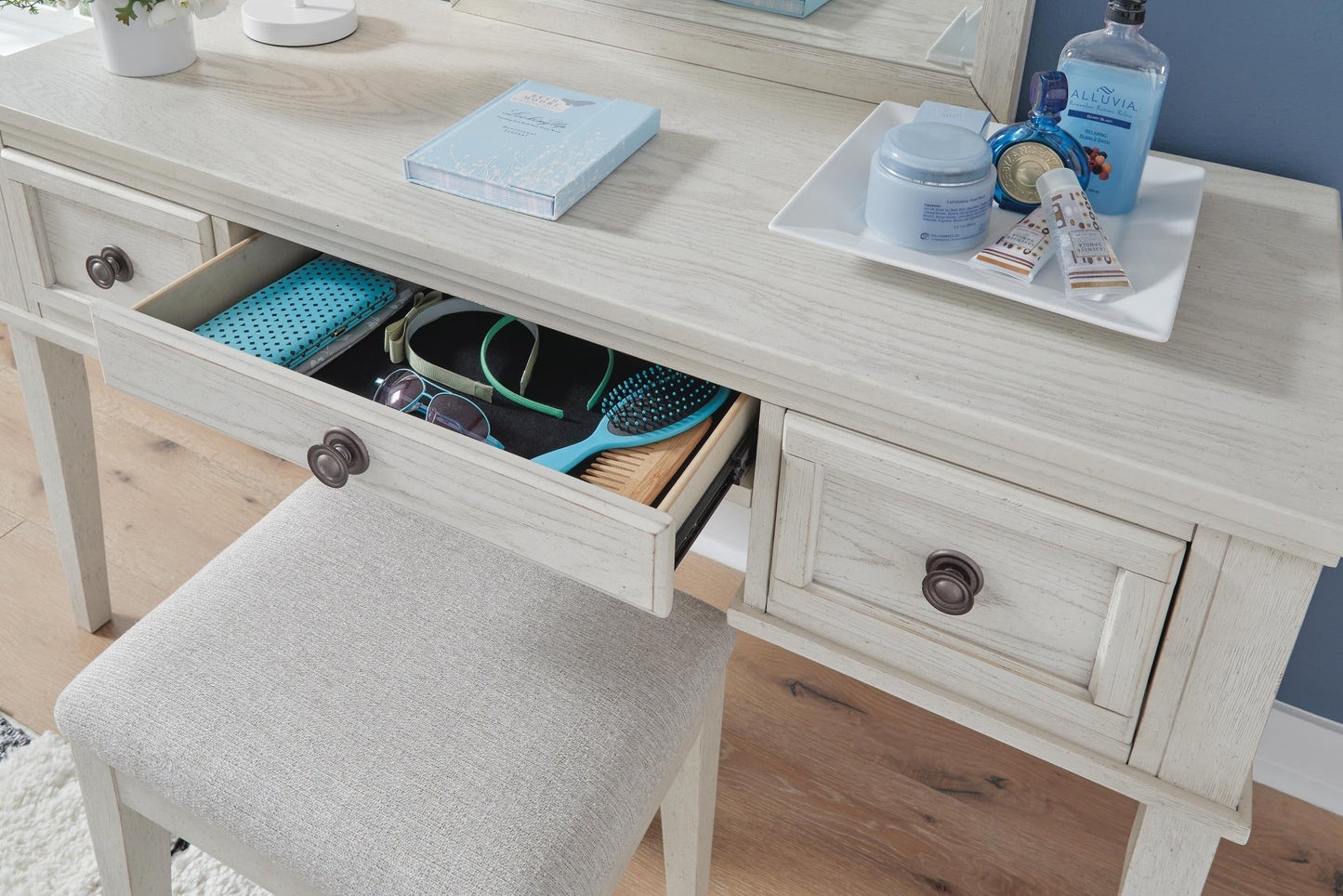 Robbinsdale Vanity/UPH Stool (2/CN) Signature Design by Ashley®