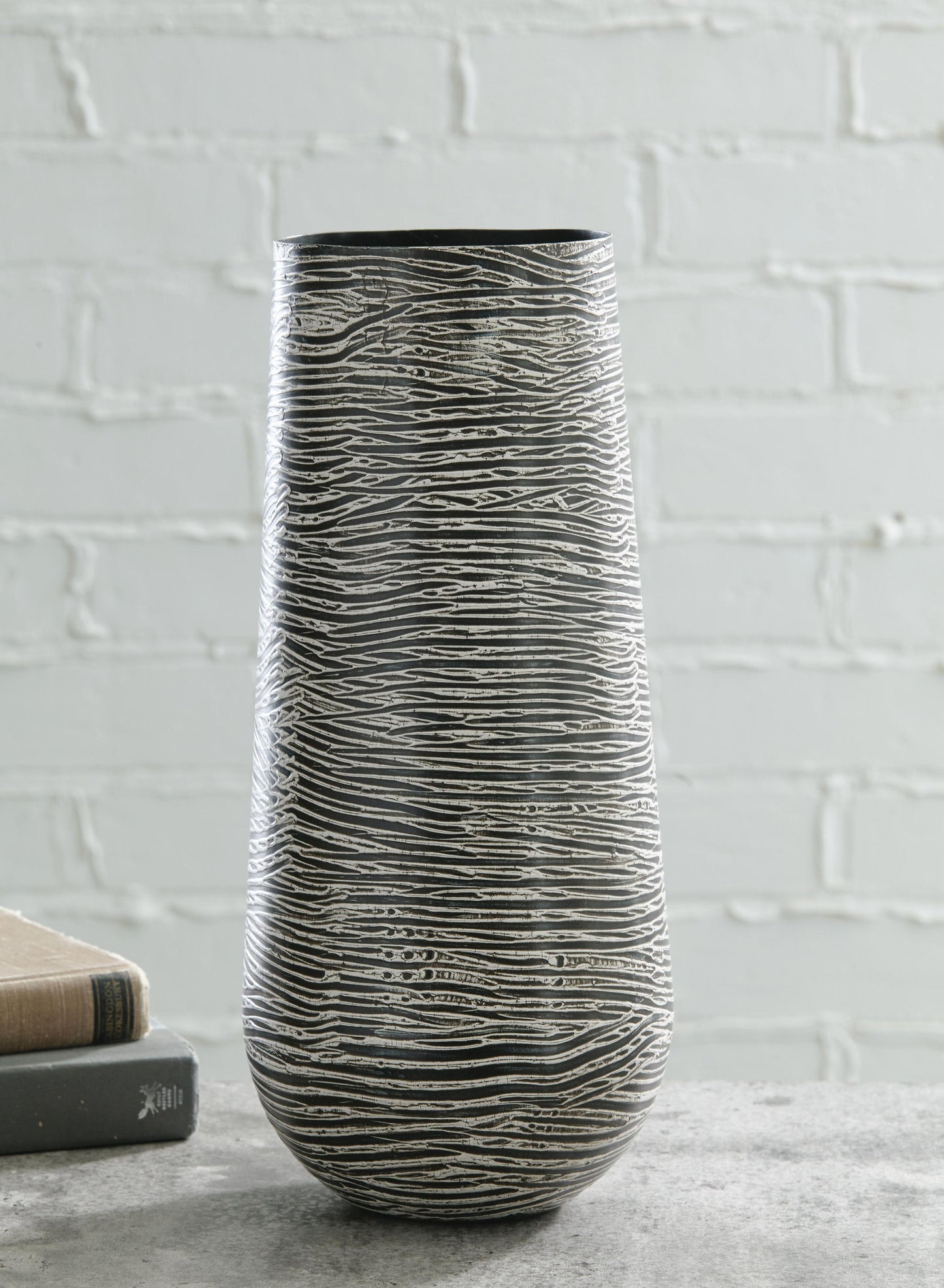 Fynn Vase Signature Design by Ashley®