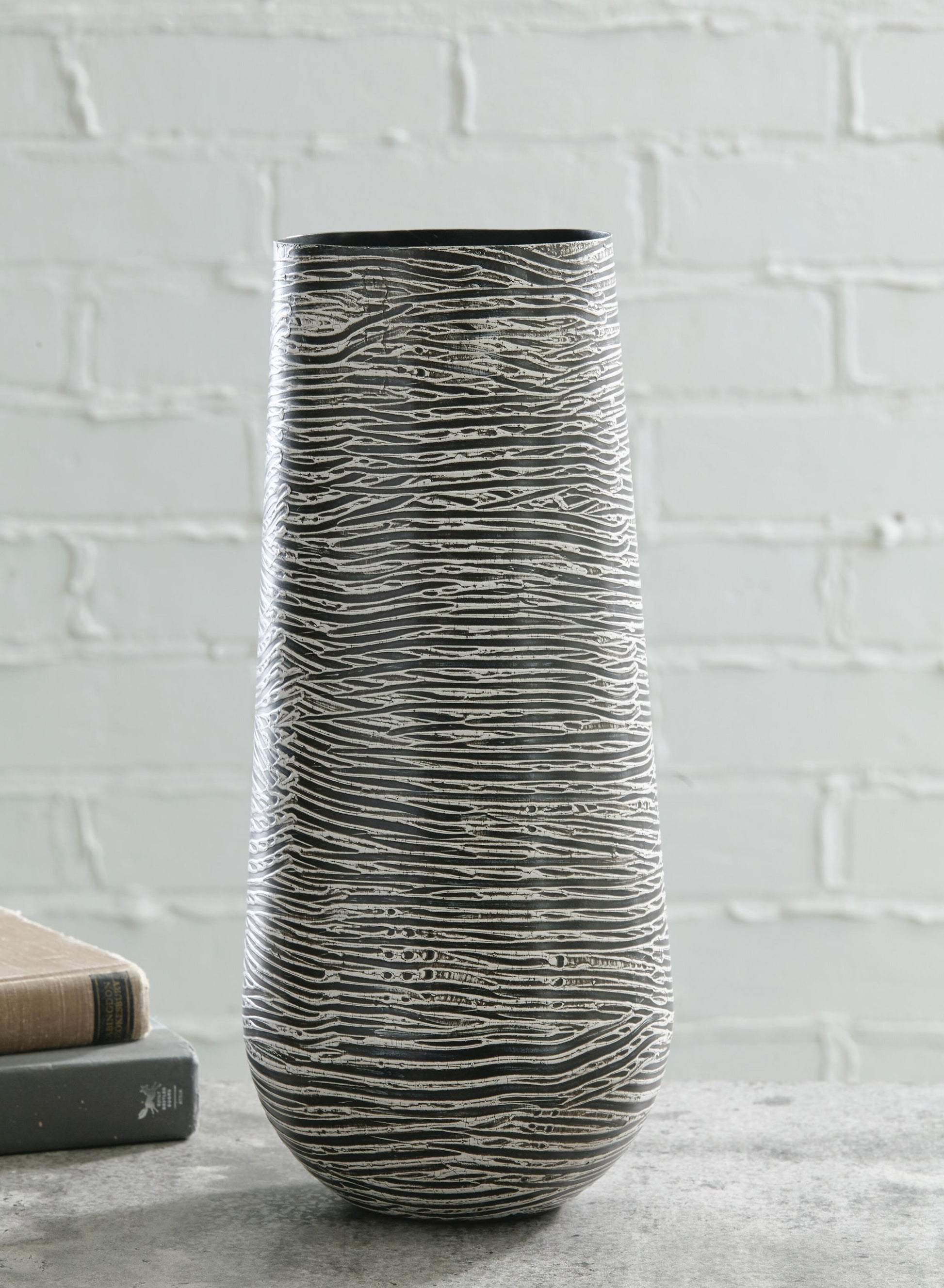 Fynn Vase Signature Design by Ashley®
