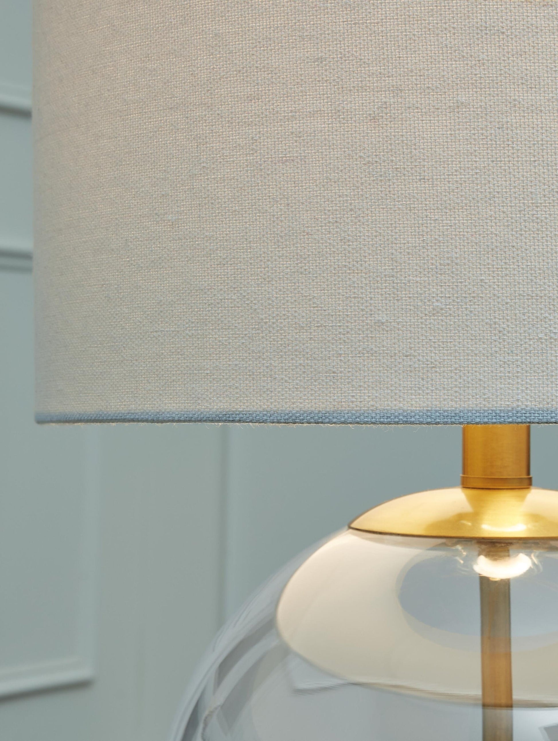 Samder Glass Table Lamp (1/CN) Signature Design by Ashley®