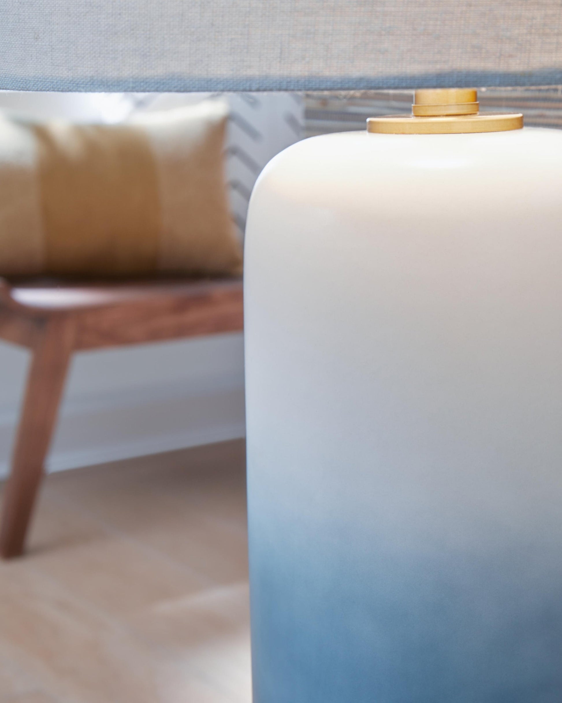 Lemrich Ceramic Table Lamp (1/CN) Signature Design by Ashley®