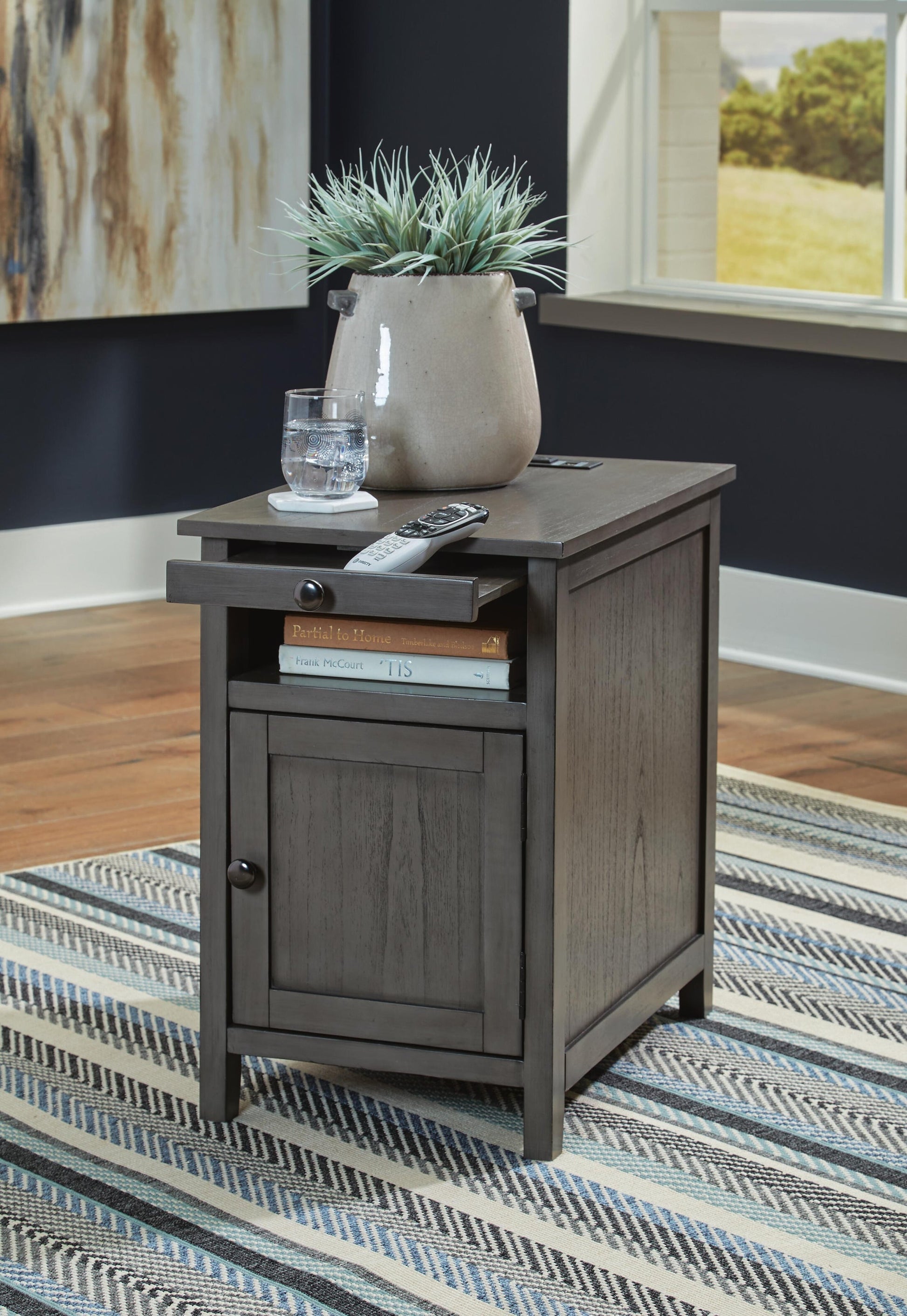 Treytown Chair Side End Table Signature Design by Ashley®