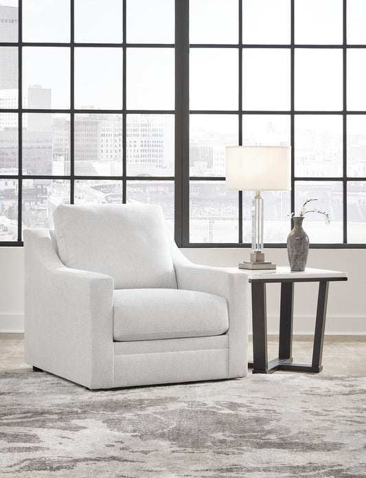 Maitelynn Chair Signature Design by Ashley®
