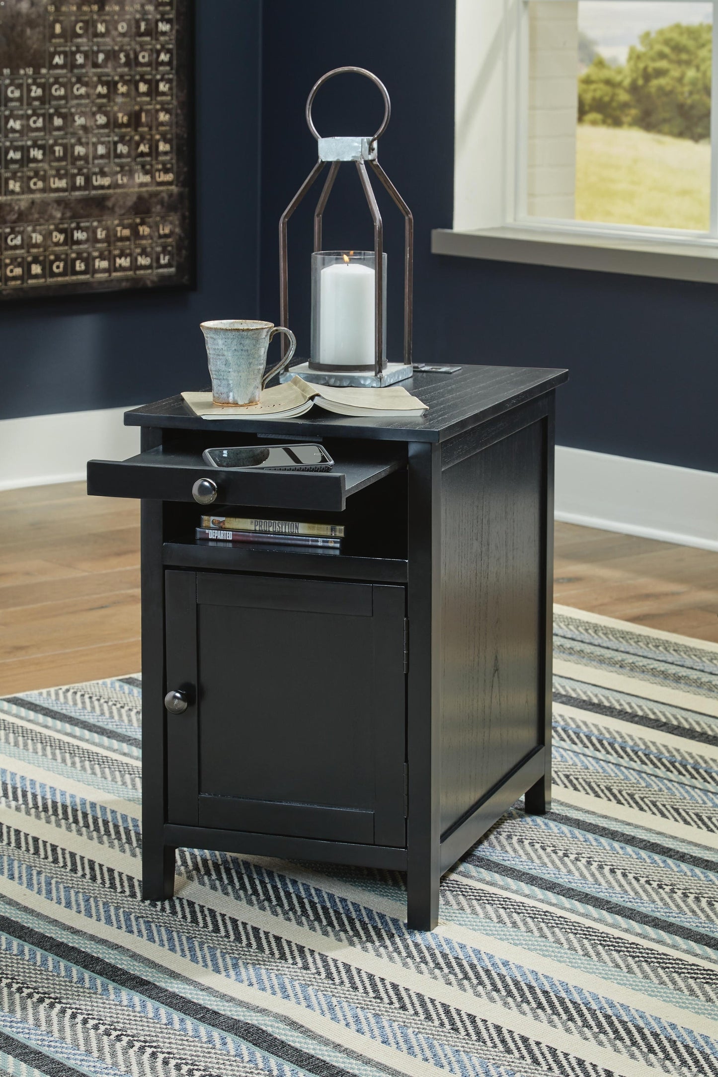 Treytown Chair Side End Table Signature Design by Ashley®