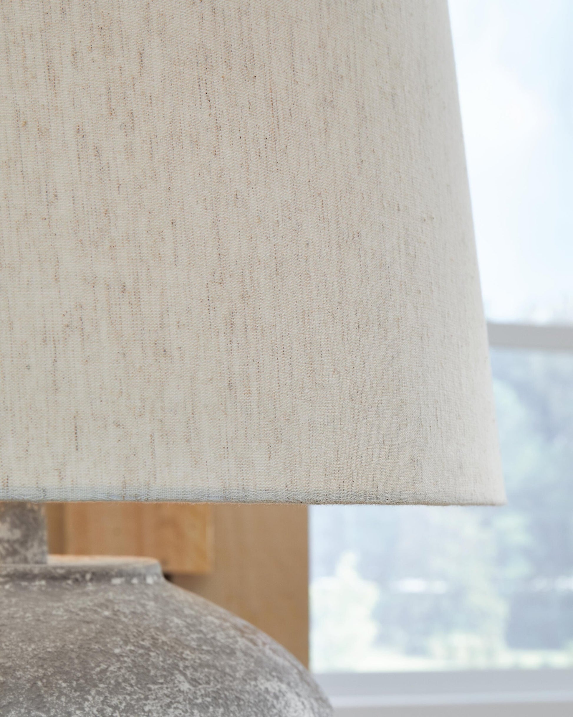 Dreward Metal Table Lamp (1/CN) Signature Design by Ashley®