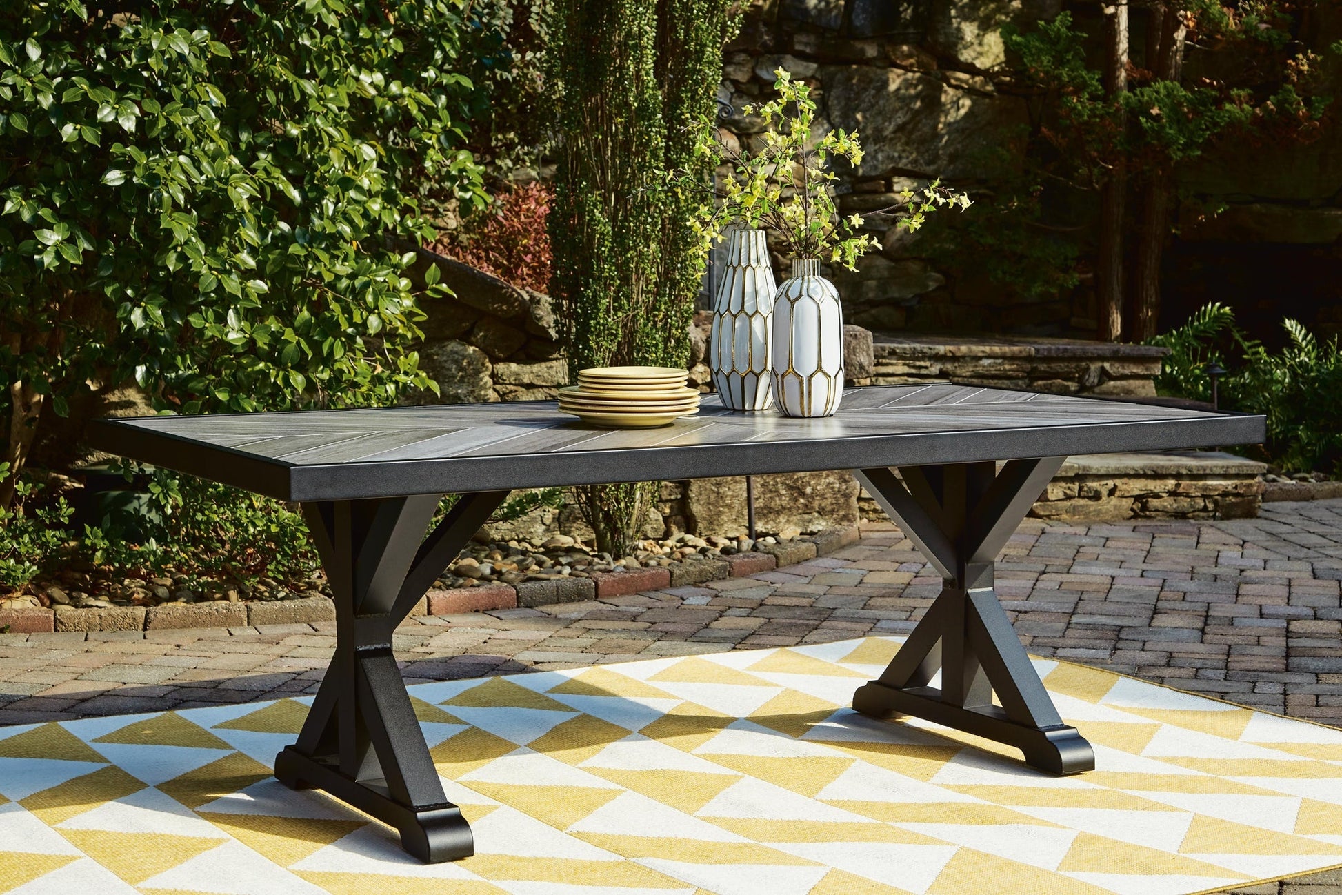 Beachcroft RECT Dining Table w/UMB OPT Signature Design by Ashley®
