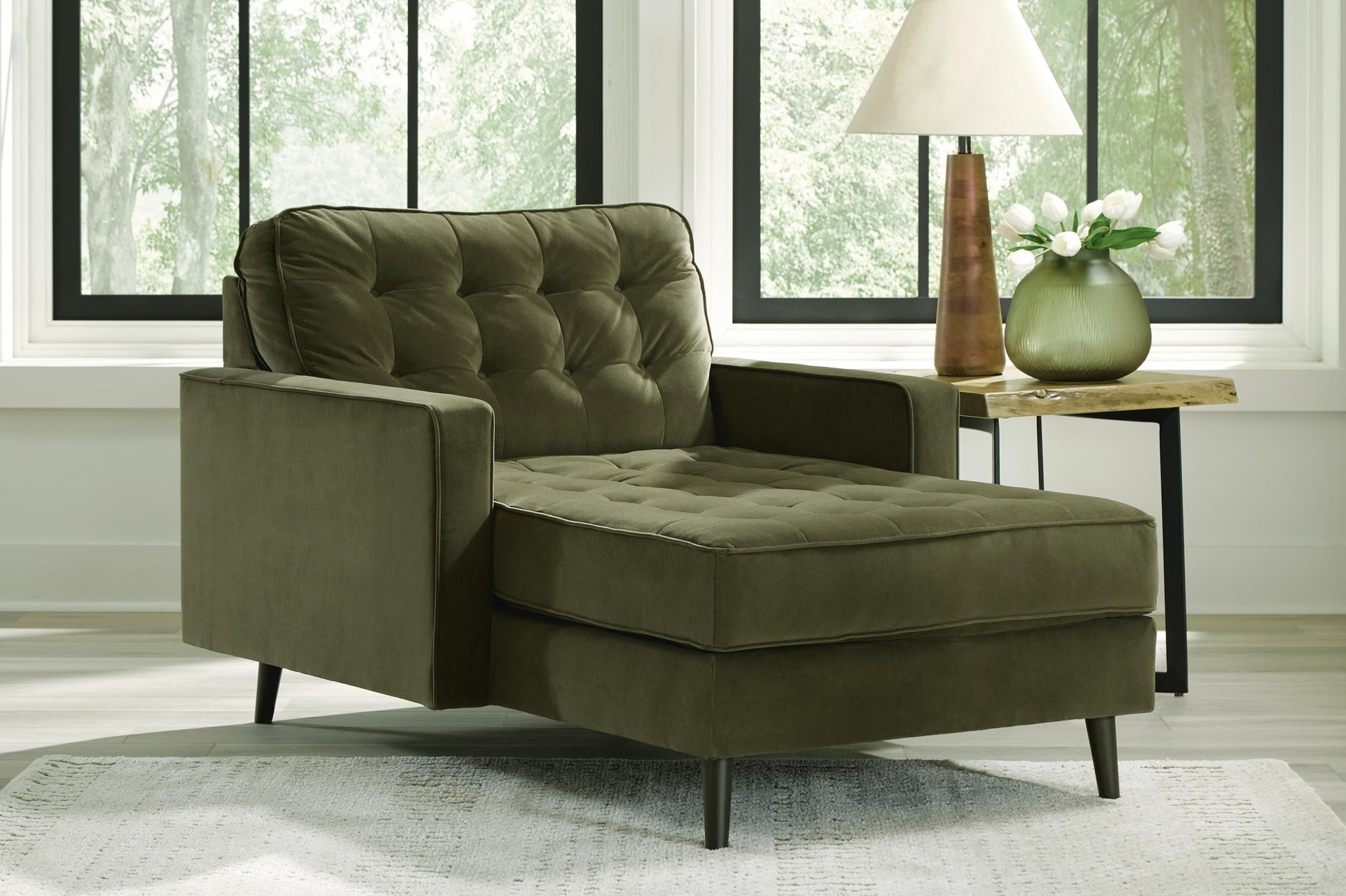 Reveon Lakes Chaise Ashley®