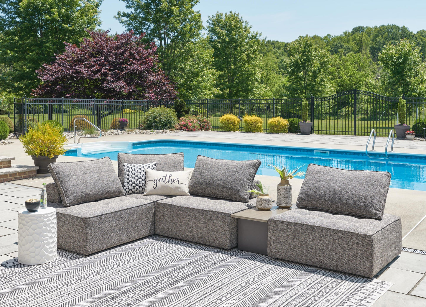Bree Zee 5-Piece Outdoor Sectional Signature Design by Ashley®
