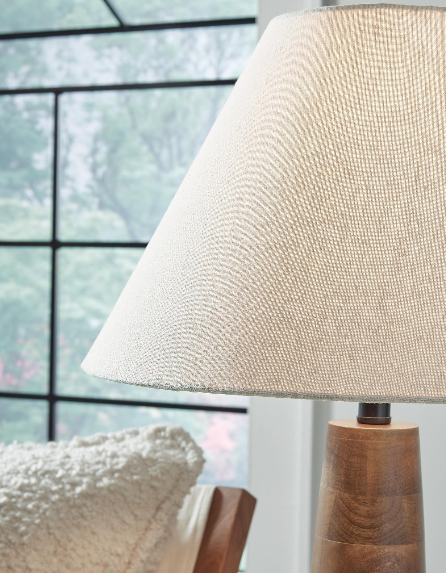 Danset Wood Table Lamp (1/CN) Signature Design by Ashley®