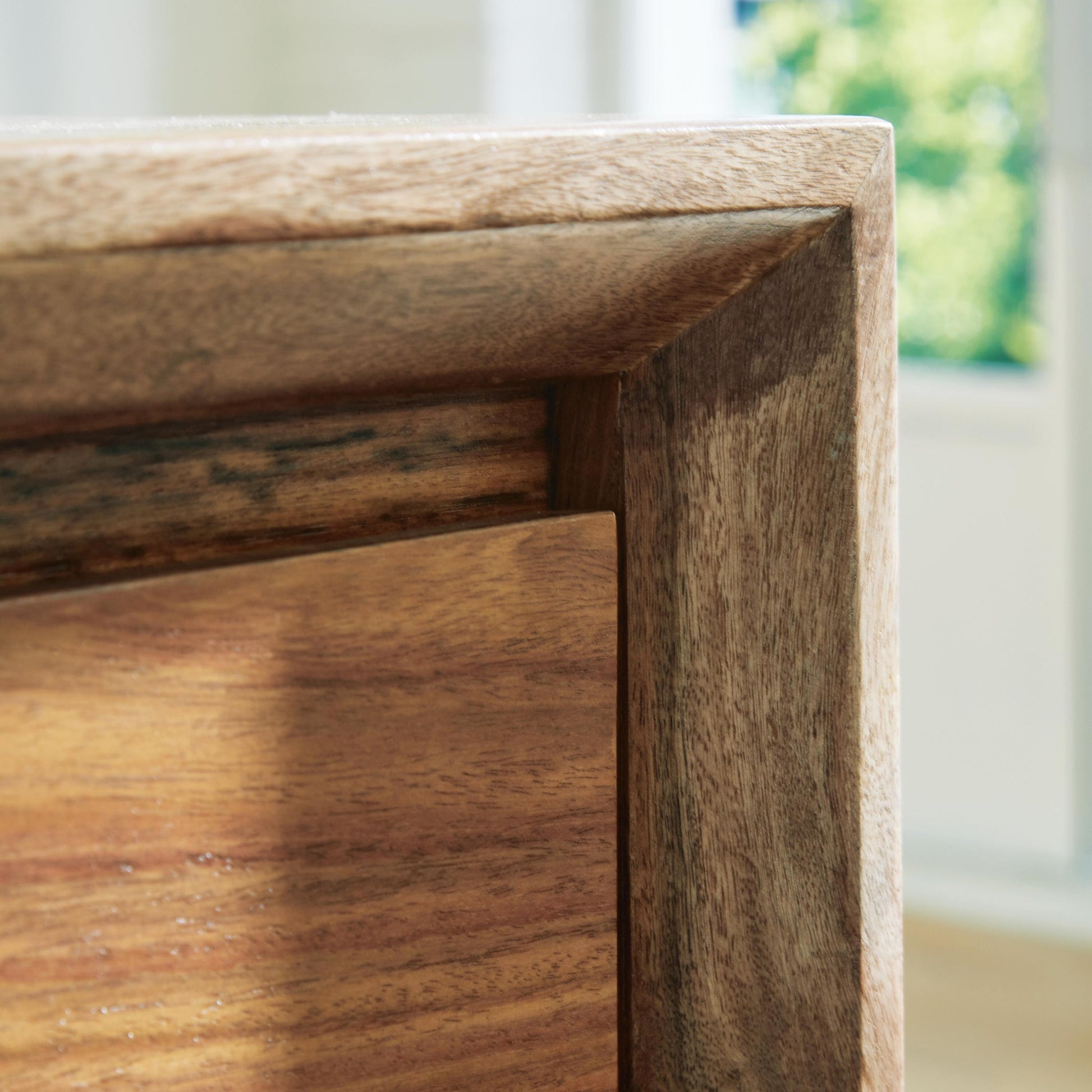 Dressonni Five Drawer Chest Signature Design by Ashley®