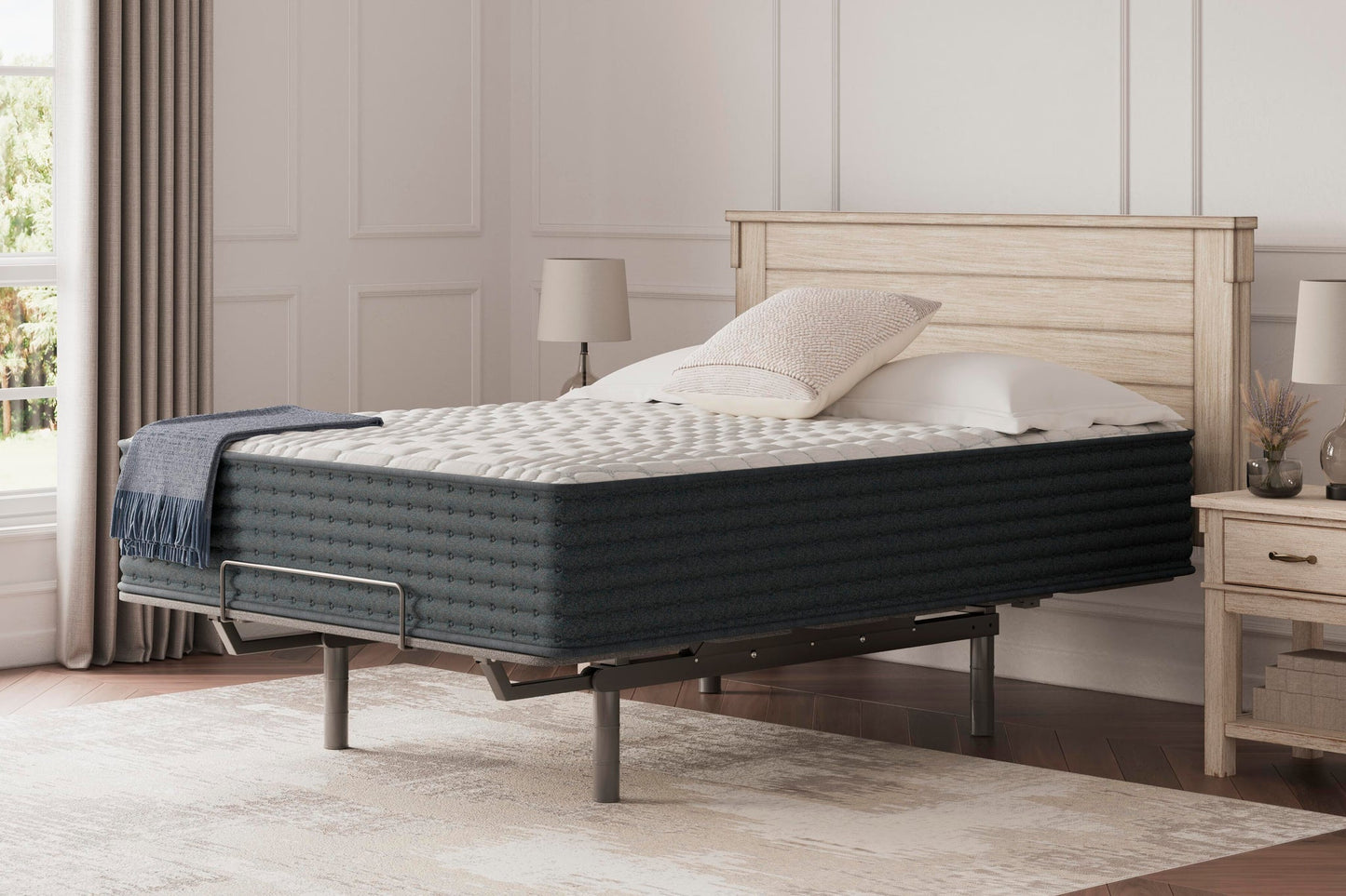 Hybrid 1300  Mattress Sierra Sleep® by Ashley
