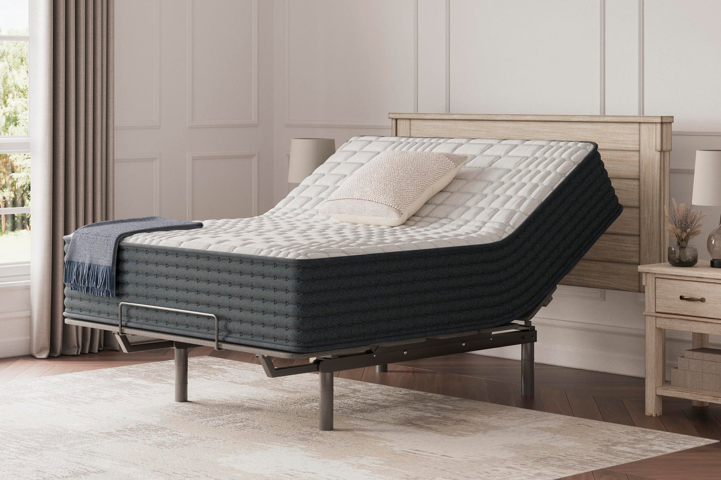 Hybrid 1300  Mattress Sierra Sleep® by Ashley
