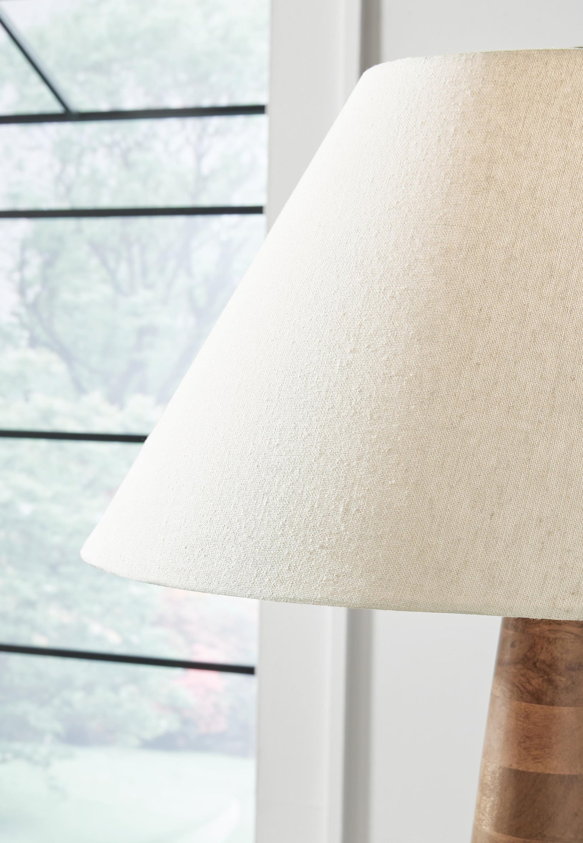Danset Wood Floor Lamp (1/CN) Signature Design by Ashley®