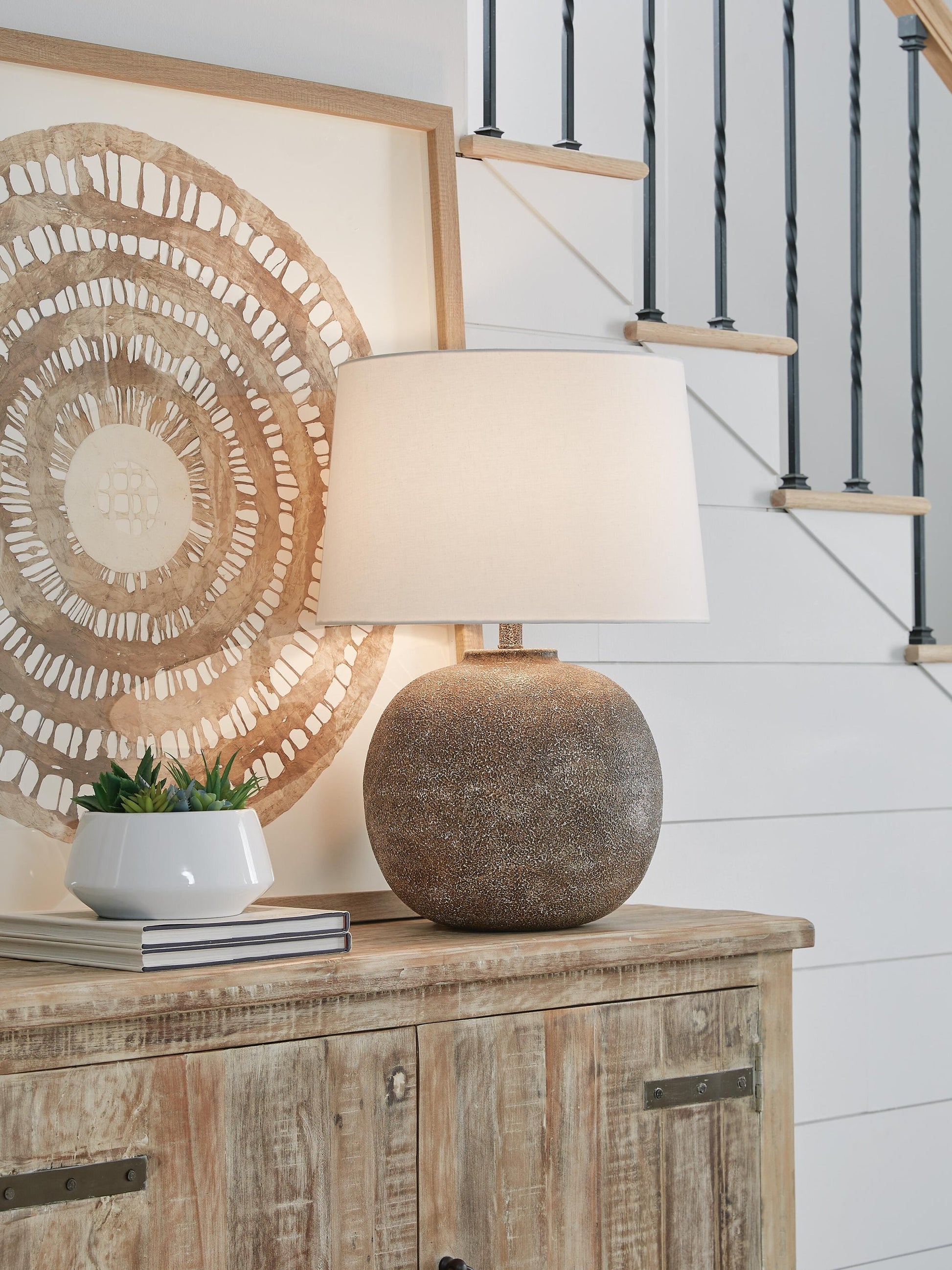 Neavesboro Metal Table Lamp (1/CN) Signature Design by Ashley®