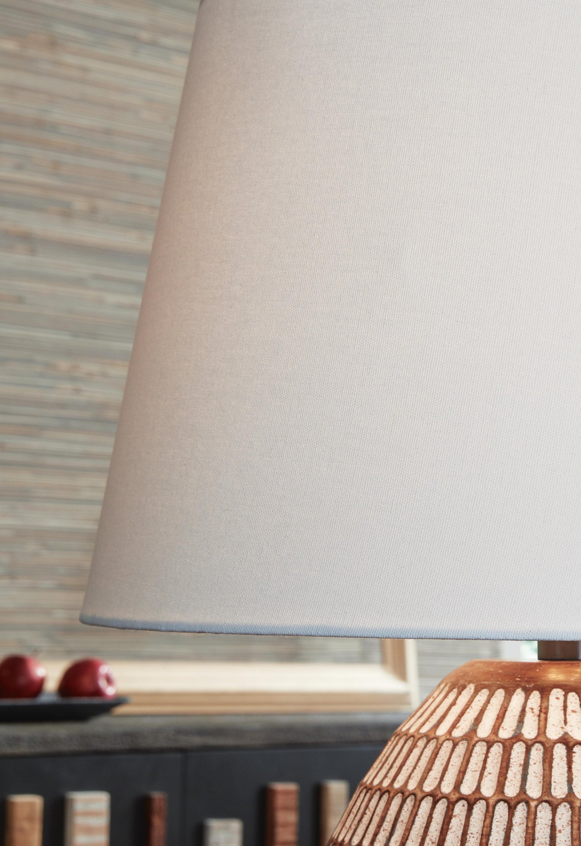 Darrich Metal Table Lamp (1/CN) Signature Design by Ashley®