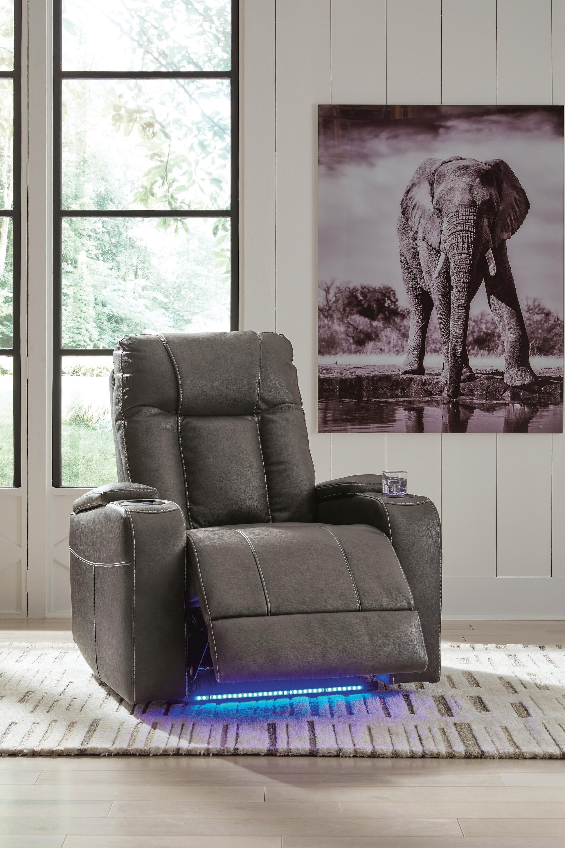 Feazada PWR Recliner/ADJ Headrest Signature Design by Ashley®