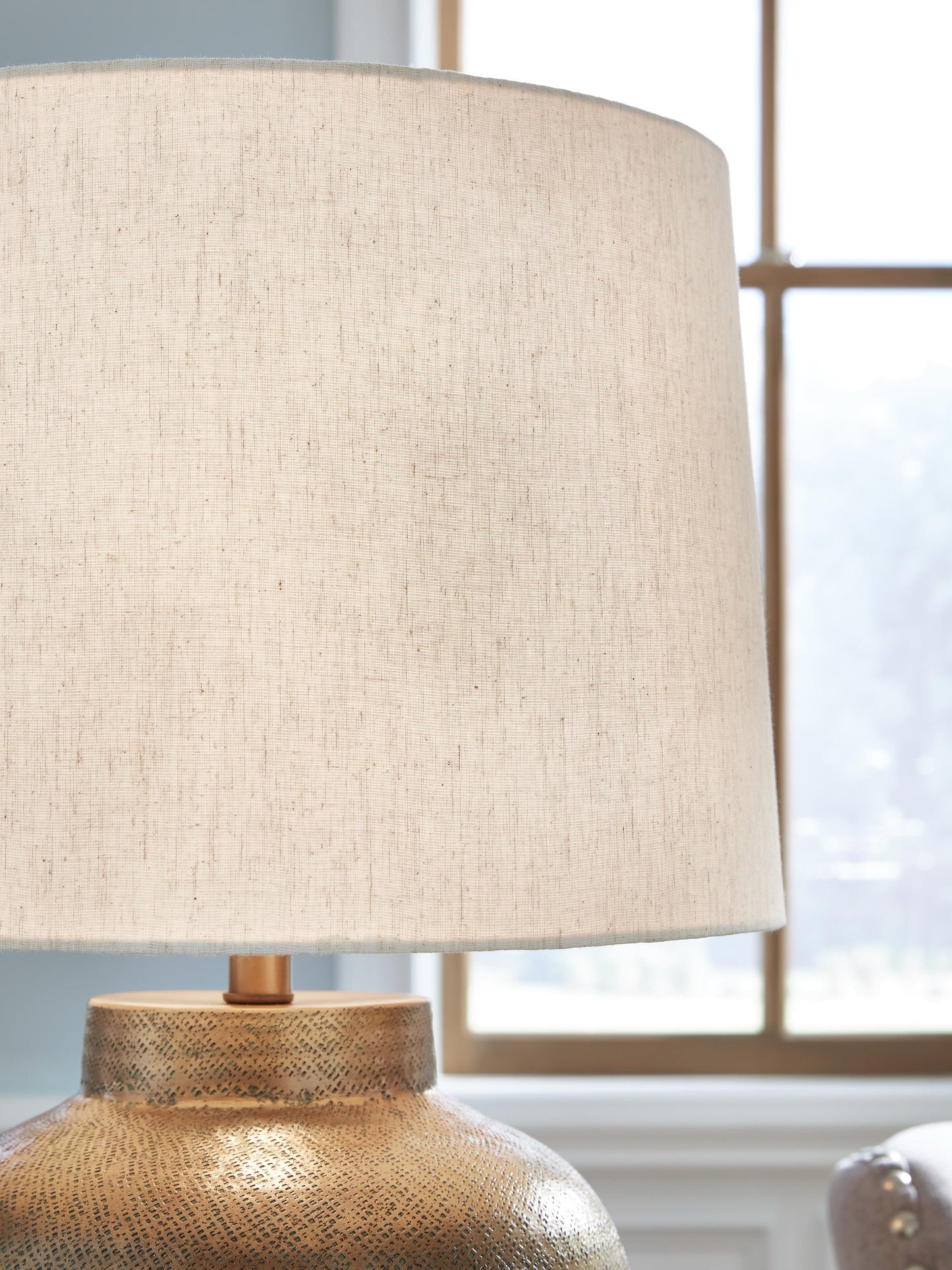 Madney Metal Table Lamp (1/CN) Signature Design by Ashley®
