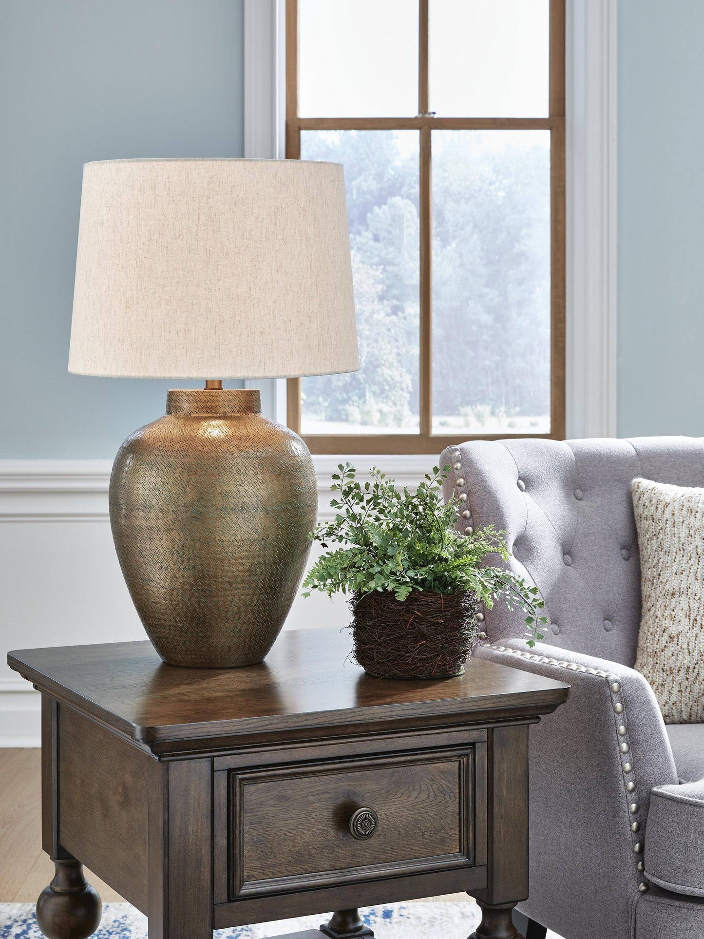 Madney Metal Table Lamp (1/CN) Signature Design by Ashley®