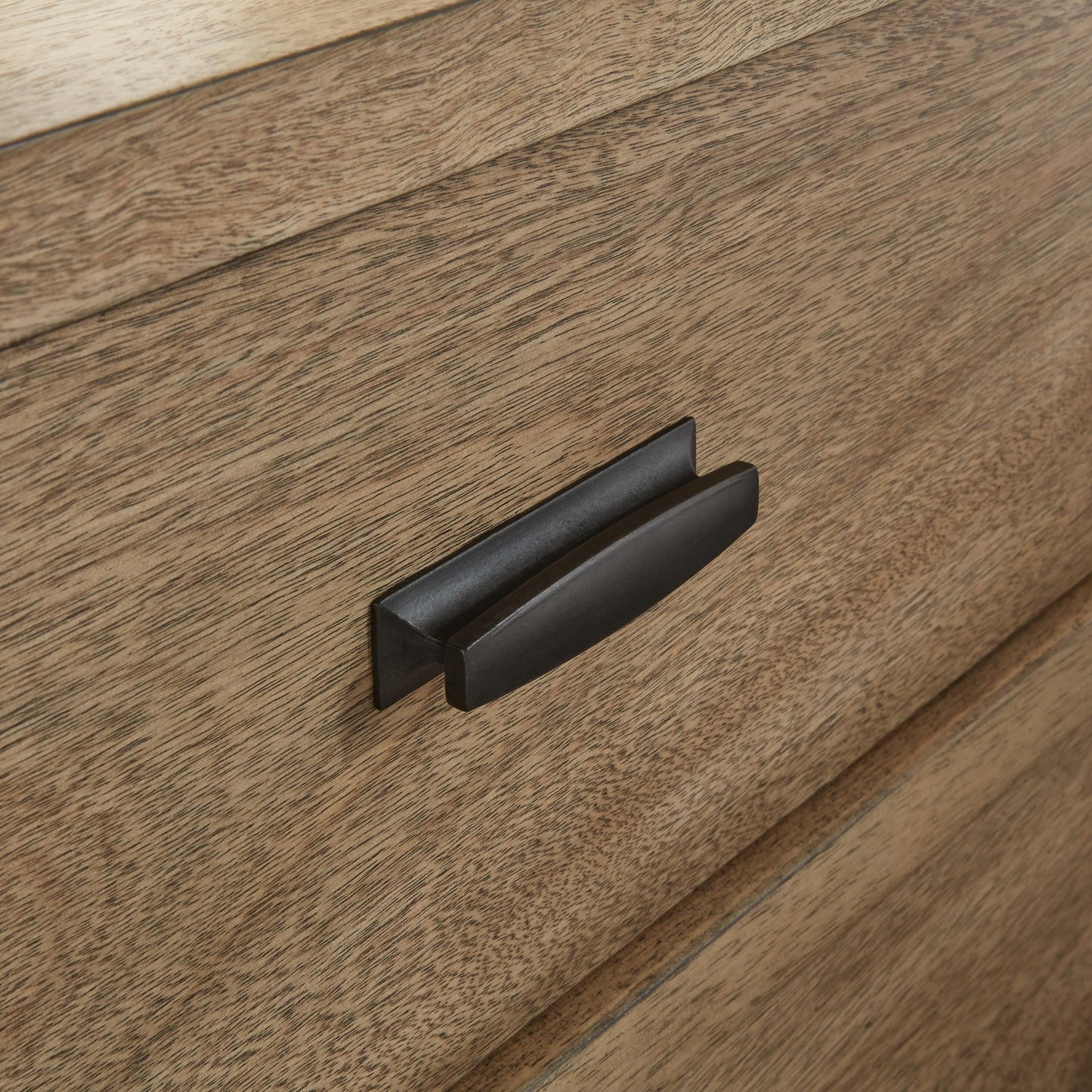 Tomtyn Dresser and Mirror Benchcraft®