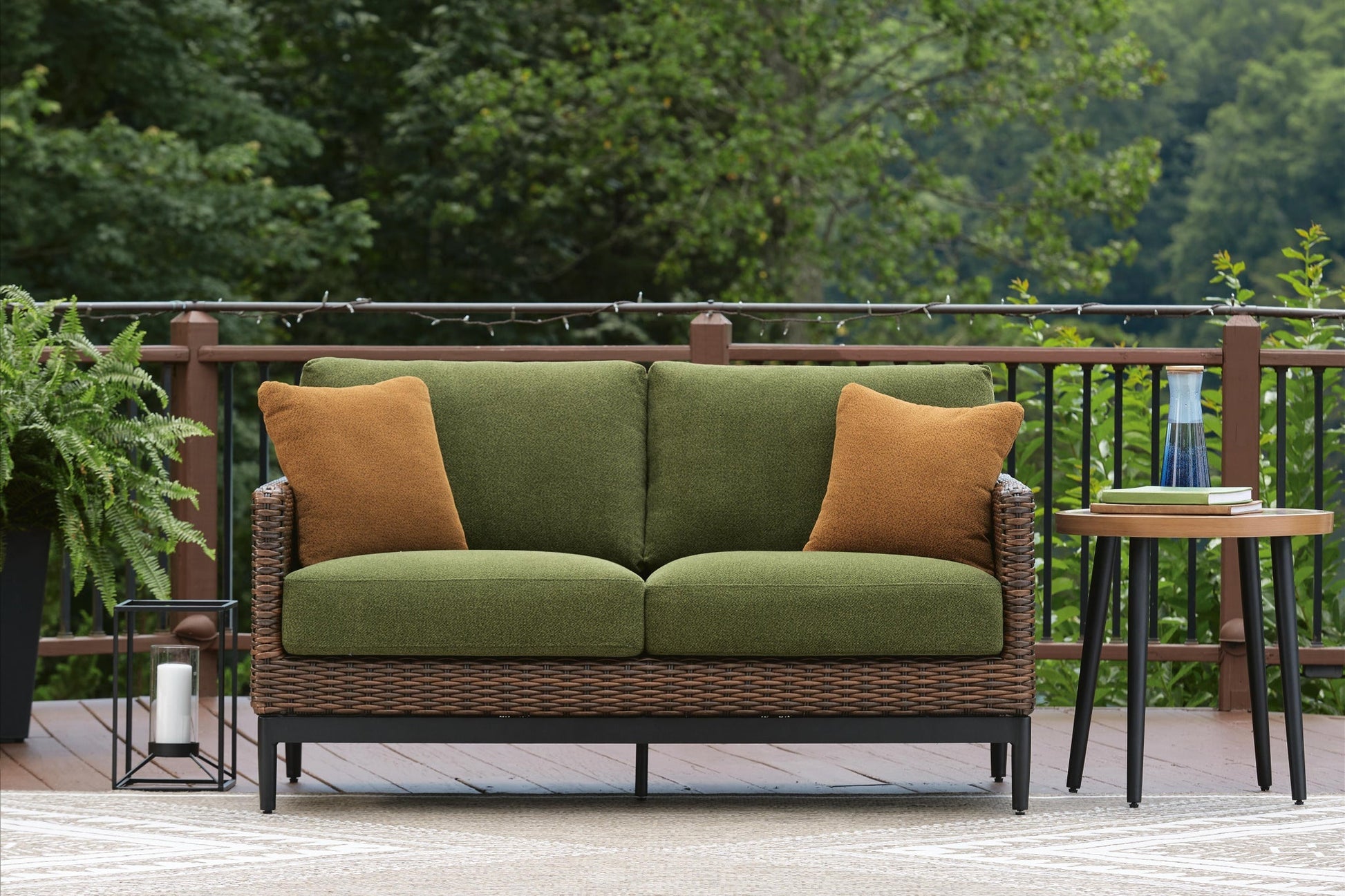 Horizon Hall Loveseat w/Cushion Signature Design by Ashley®