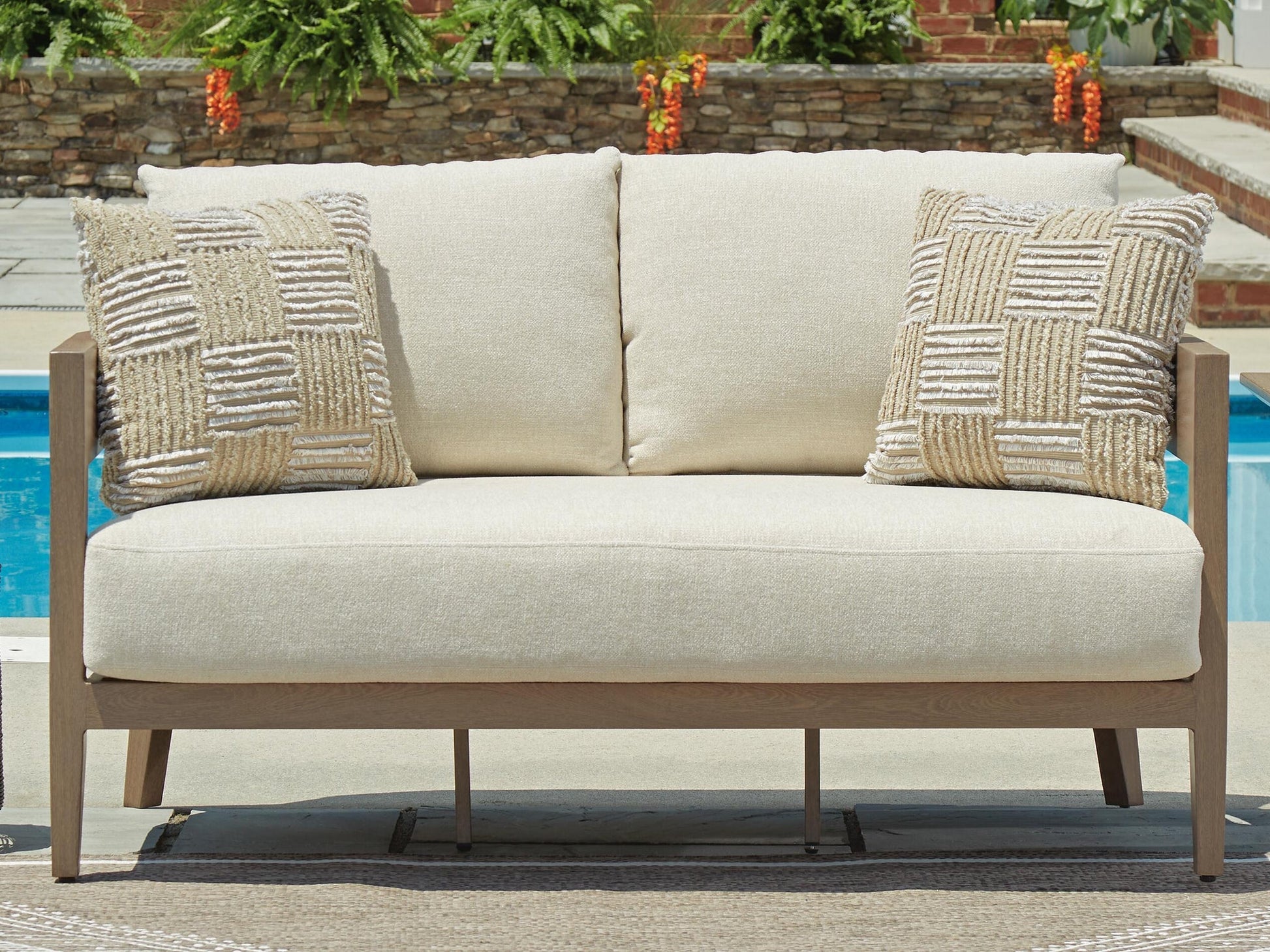 Serene Bay Loveseat w/Cushion Signature Design by Ashley®
