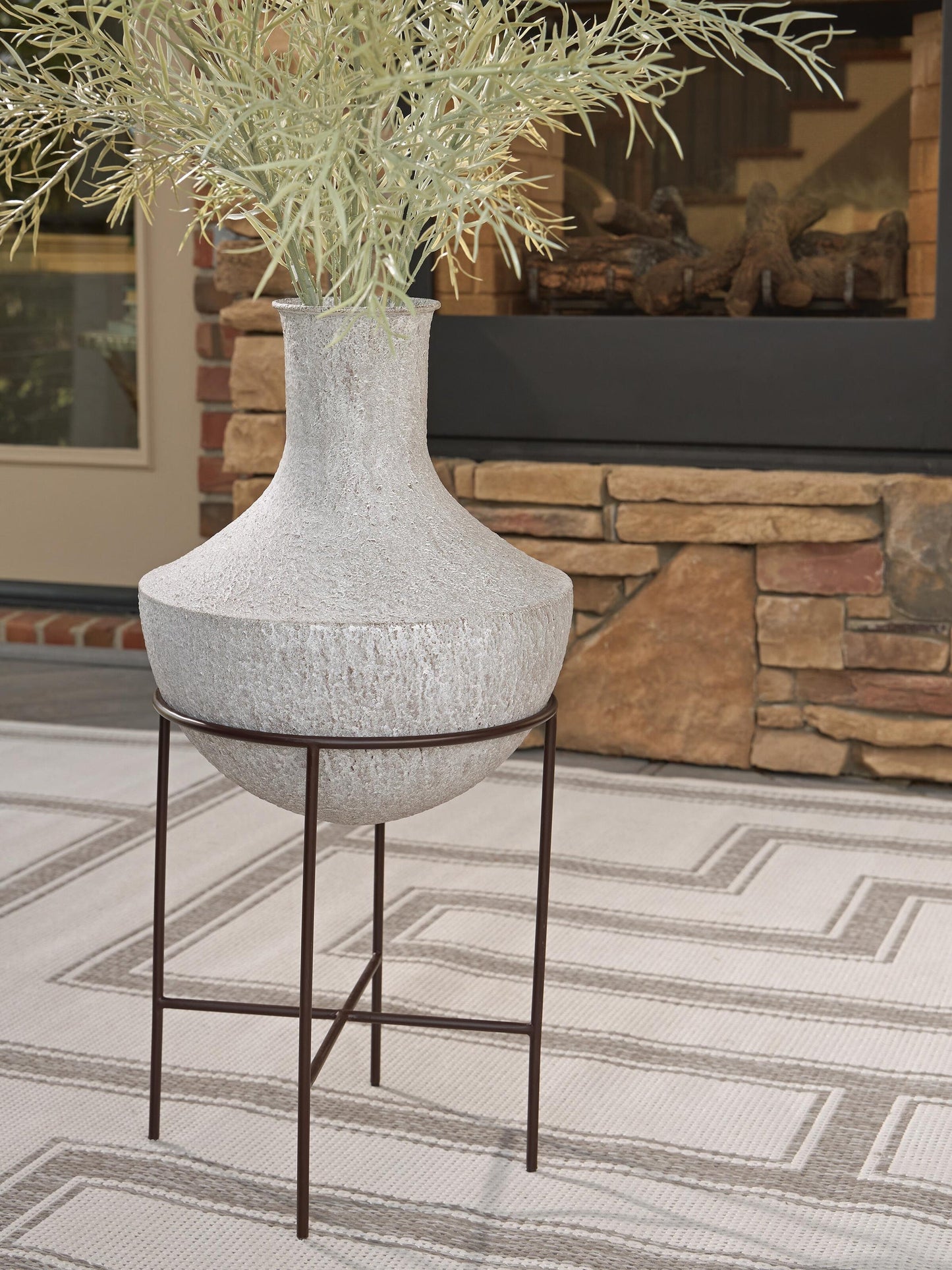 Estonbank Vase Signature Design by Ashley®