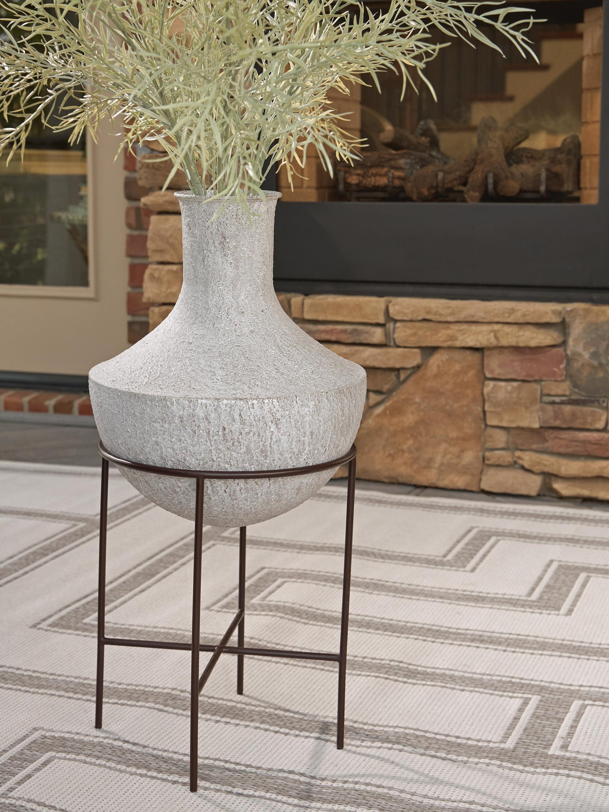 Estonbank Vase Signature Design by Ashley®