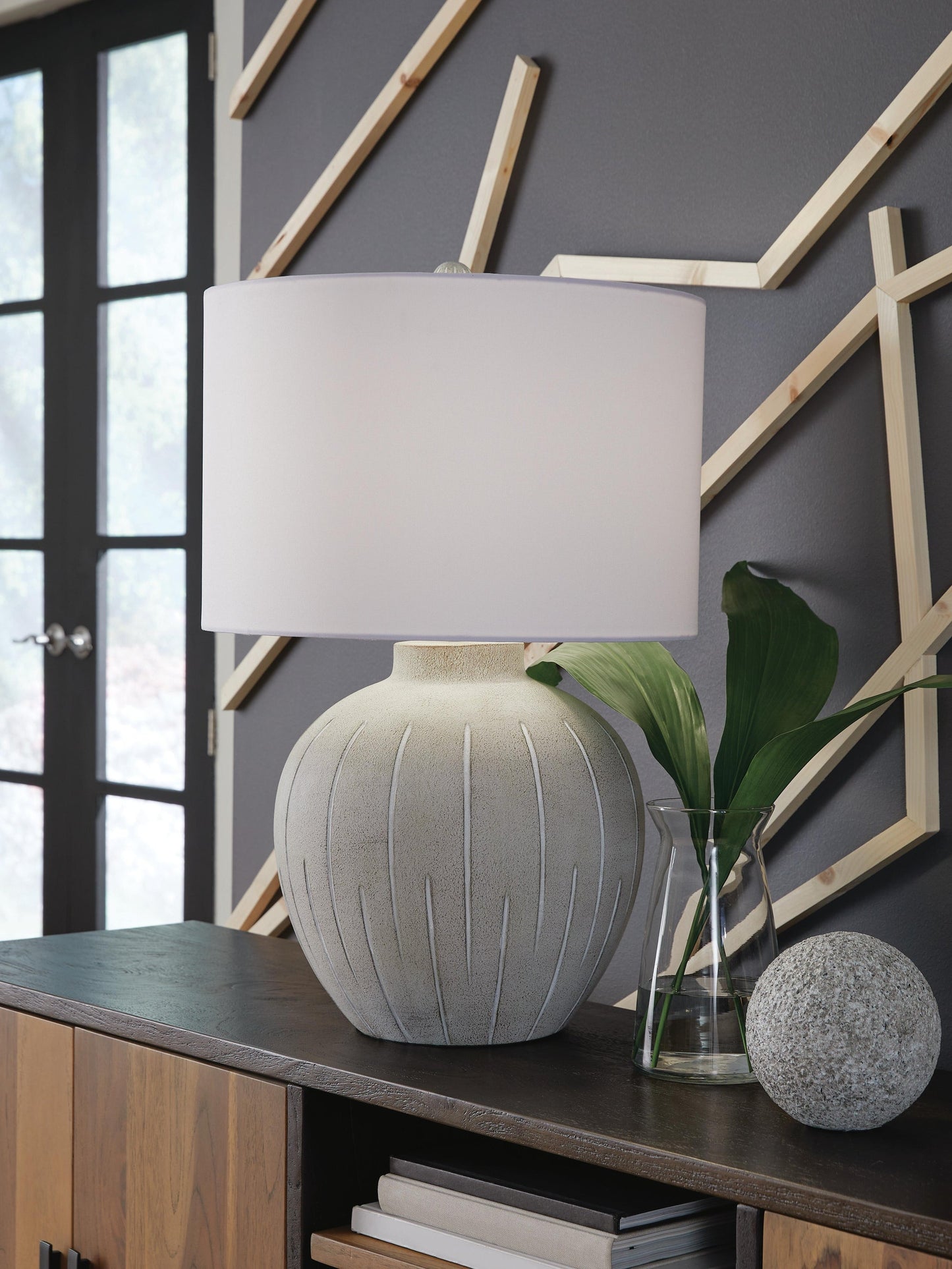Calbert Poly Table Lamp (1/CN) Signature Design by Ashley®