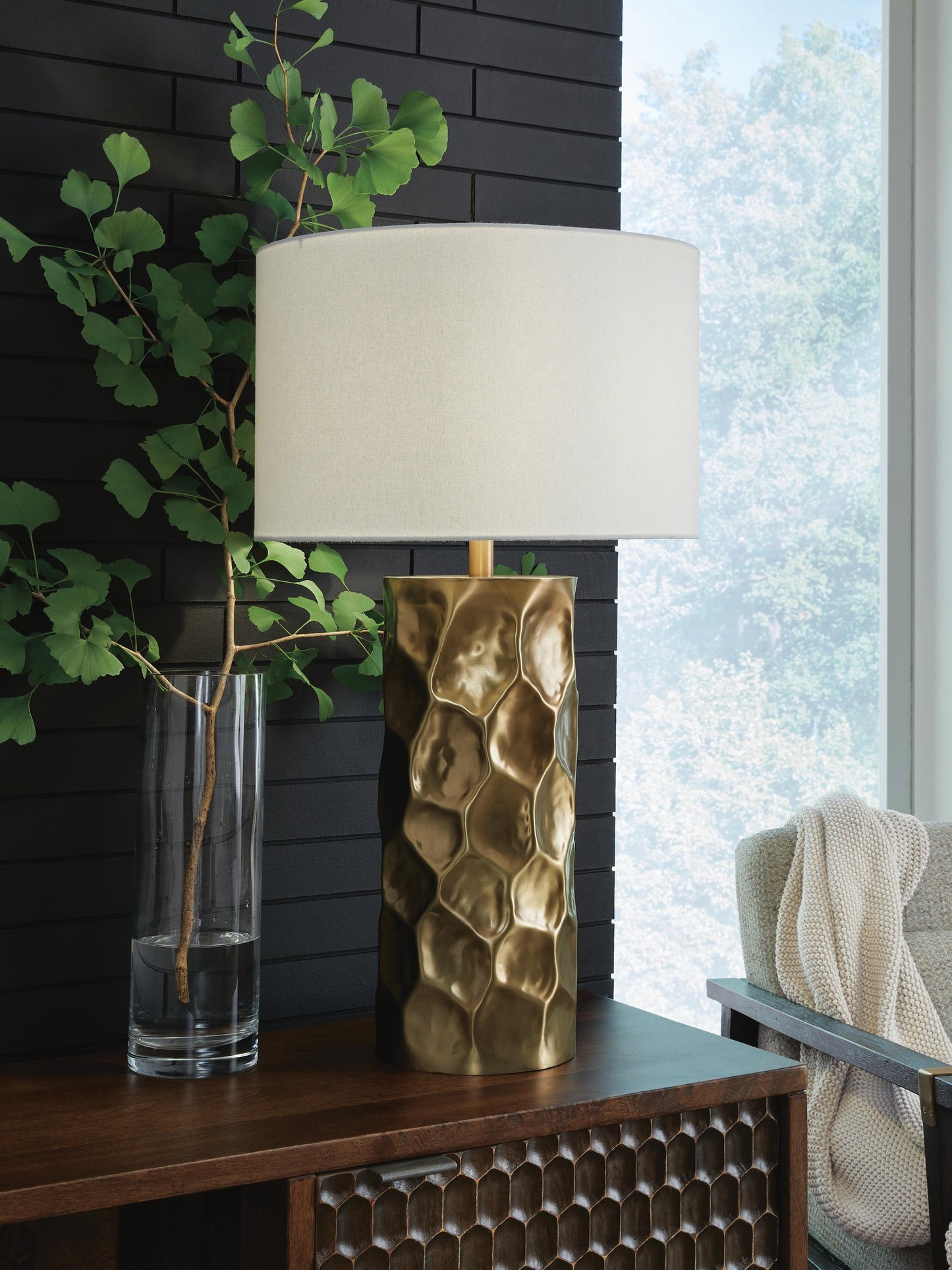 Marshawn Metal Table Lamp (1/CN) Signature Design by Ashley®