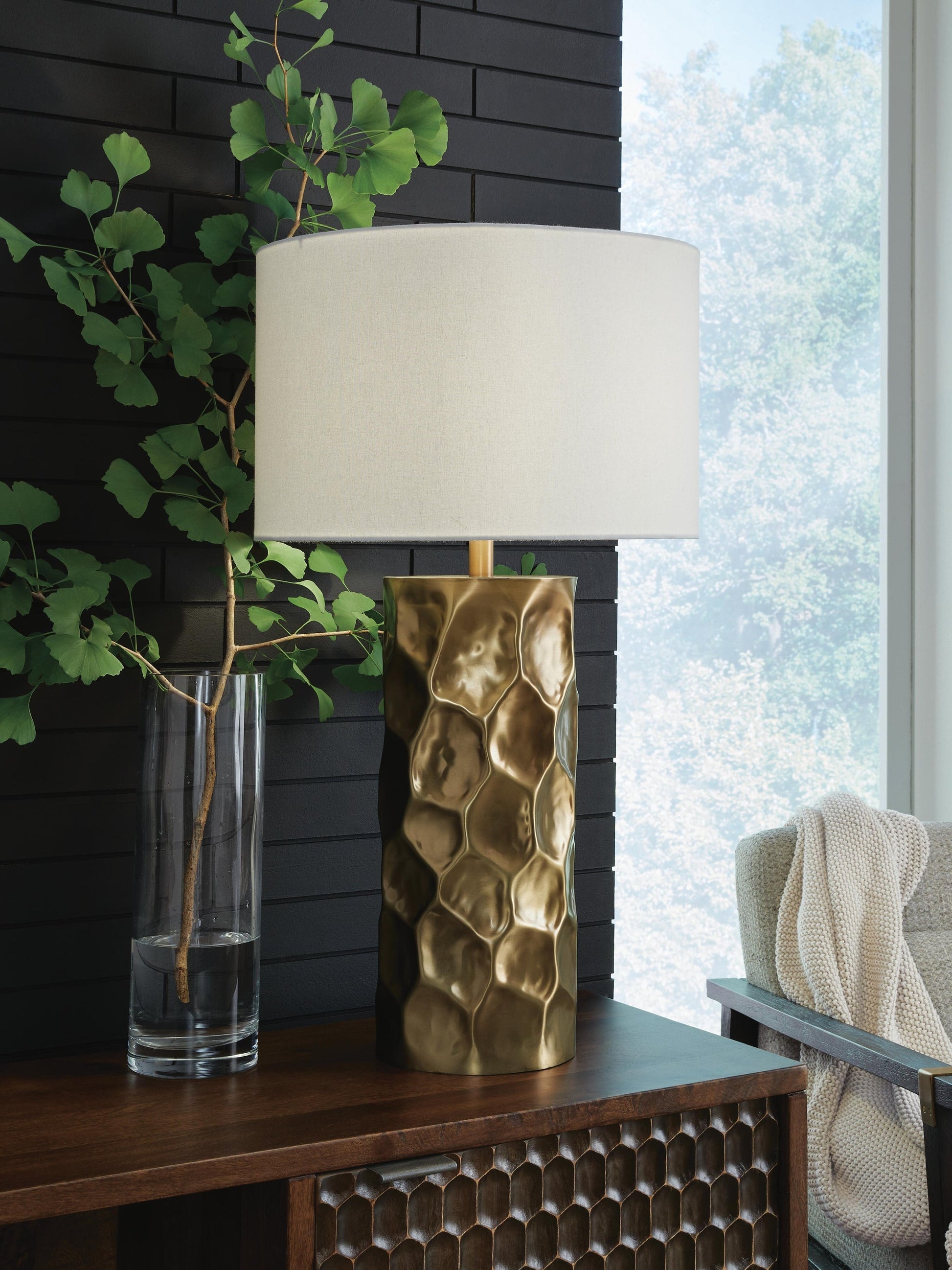 Marshawn Metal Table Lamp (1/CN) Signature Design by Ashley®