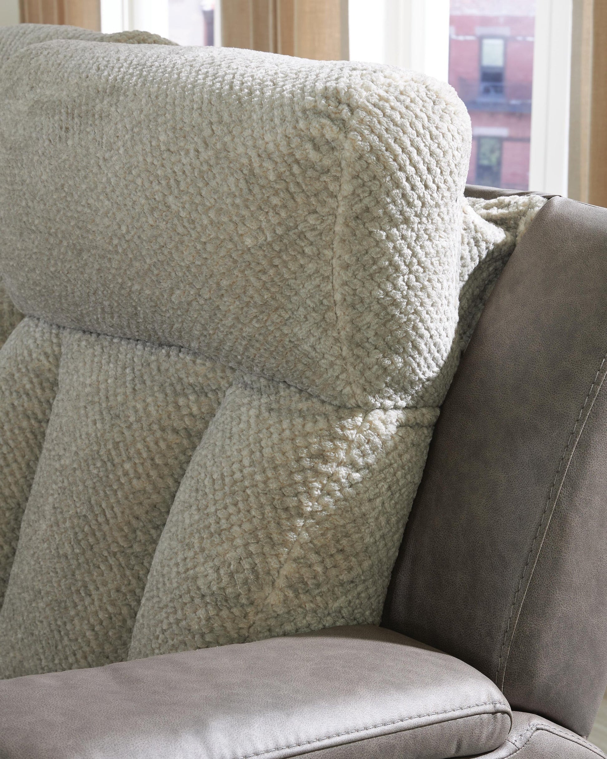 Branthorpe PWR Recliner/ADJ Headrest Signature Design by Ashley®