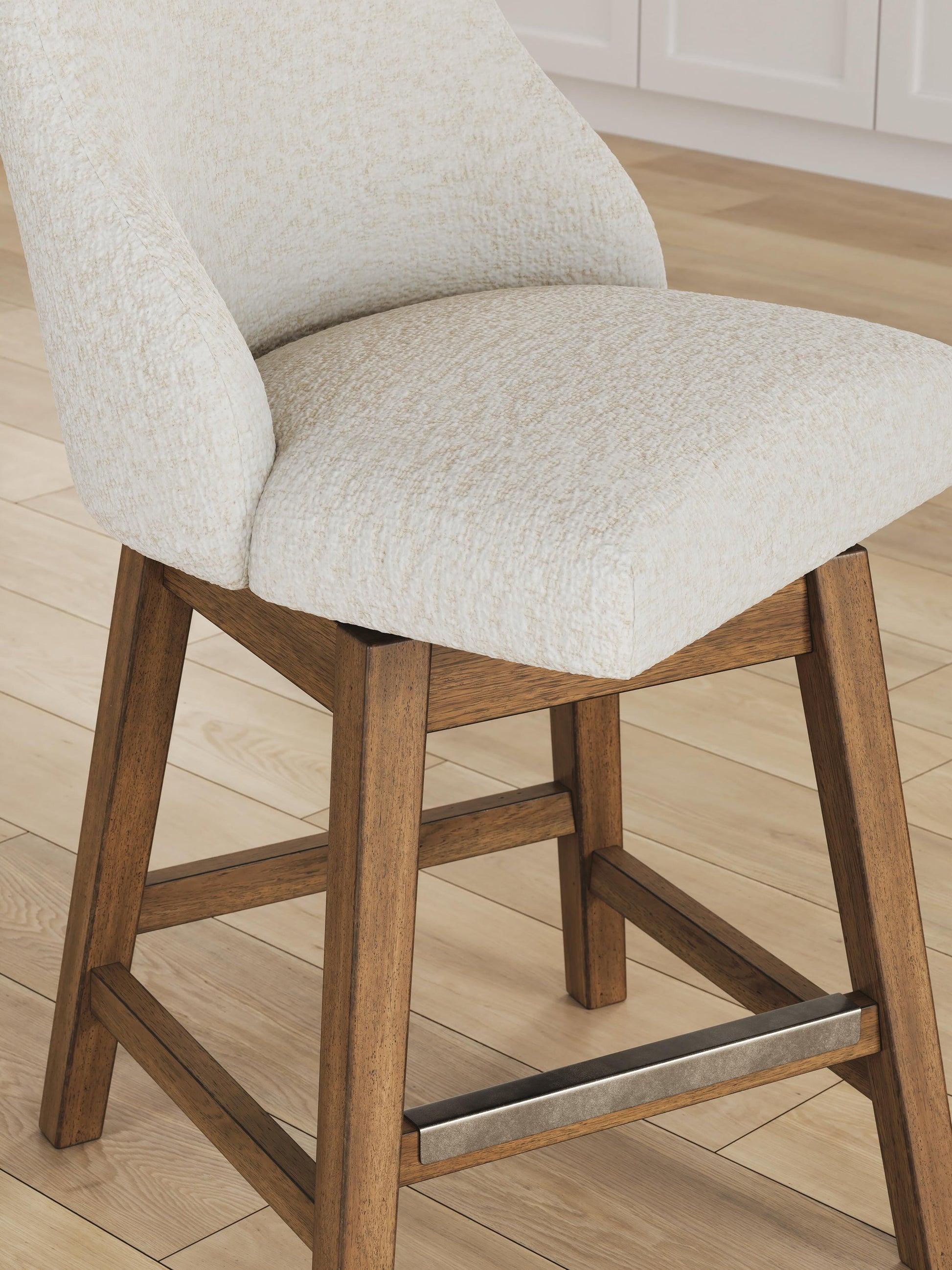 Cabalynn Upholstered Barstool (2/CN) Signature Design by Ashley®