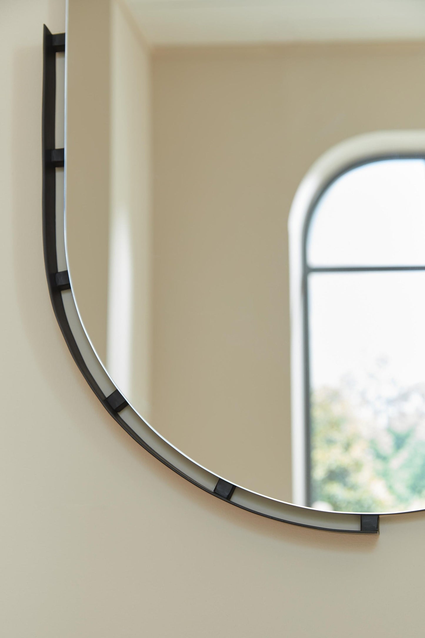 Vals Accent Mirror