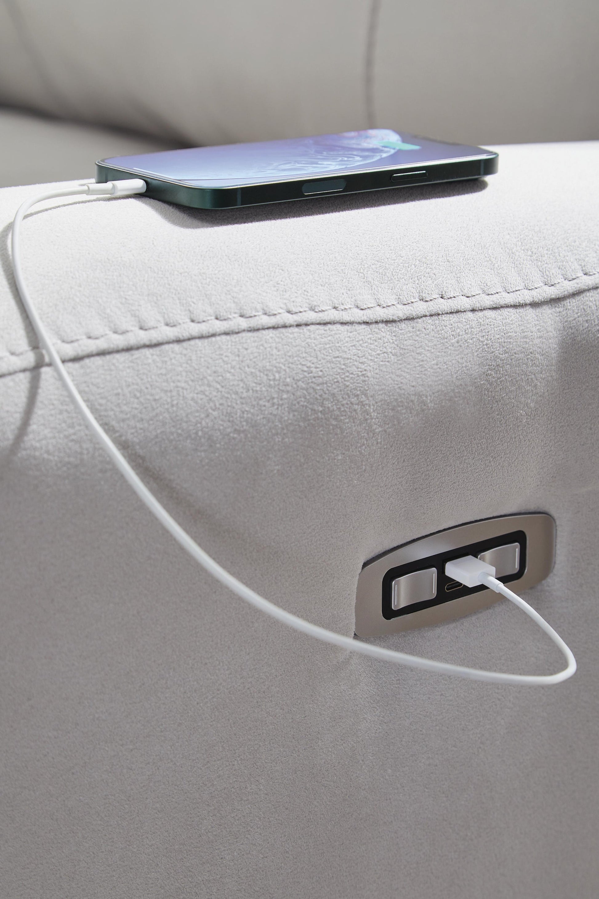 Social Pointe 6-Piece Power Reclining Sectional Signature Design by Ashley®