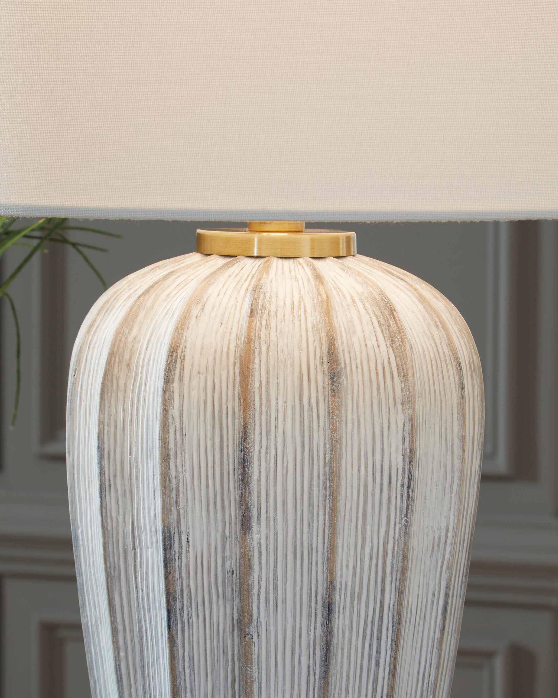 Lanwell Poly Table Lamp (1/CN) Signature Design by Ashley®