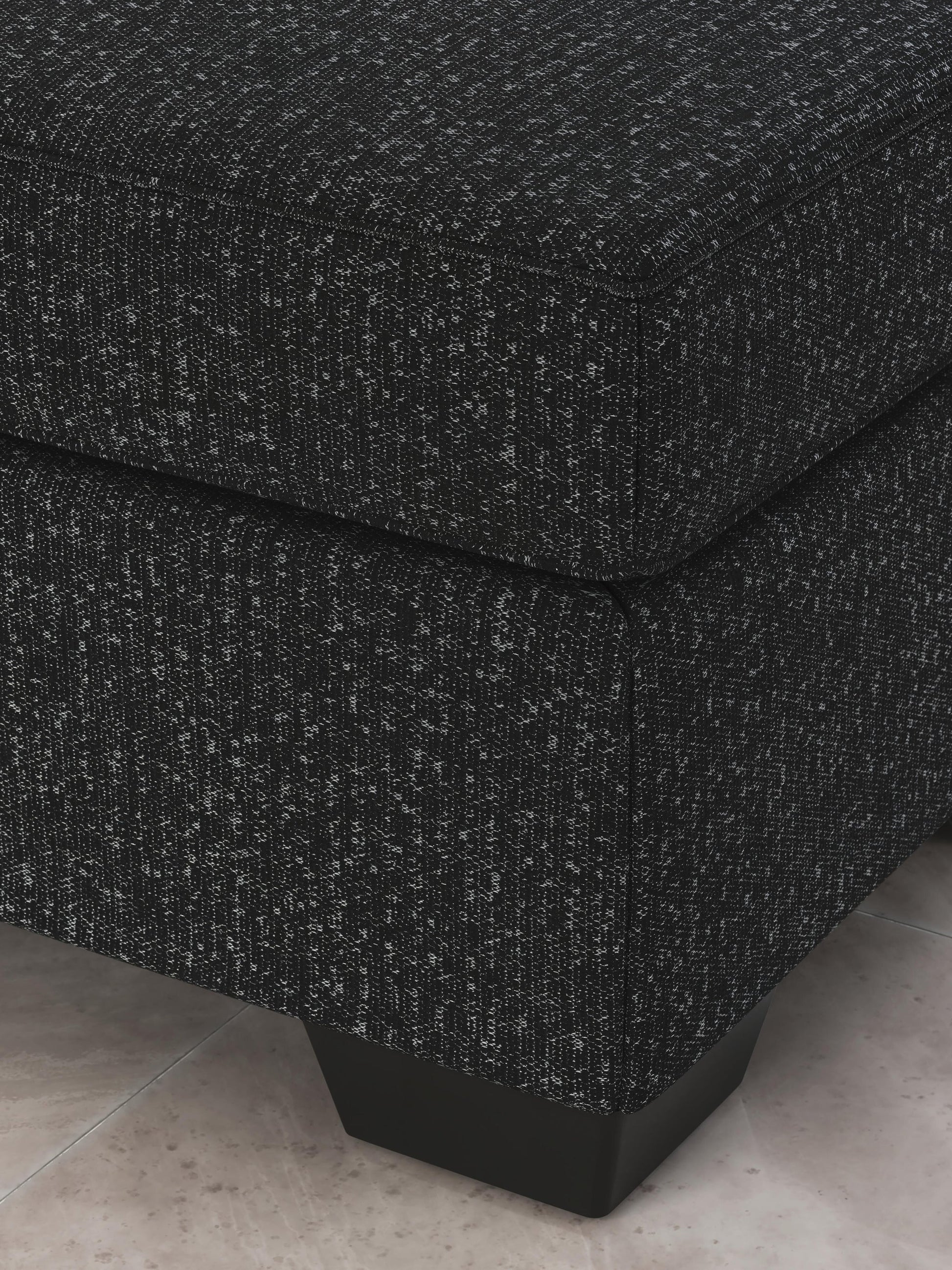 Jasmine Peaks Ottoman Benchcraft®
