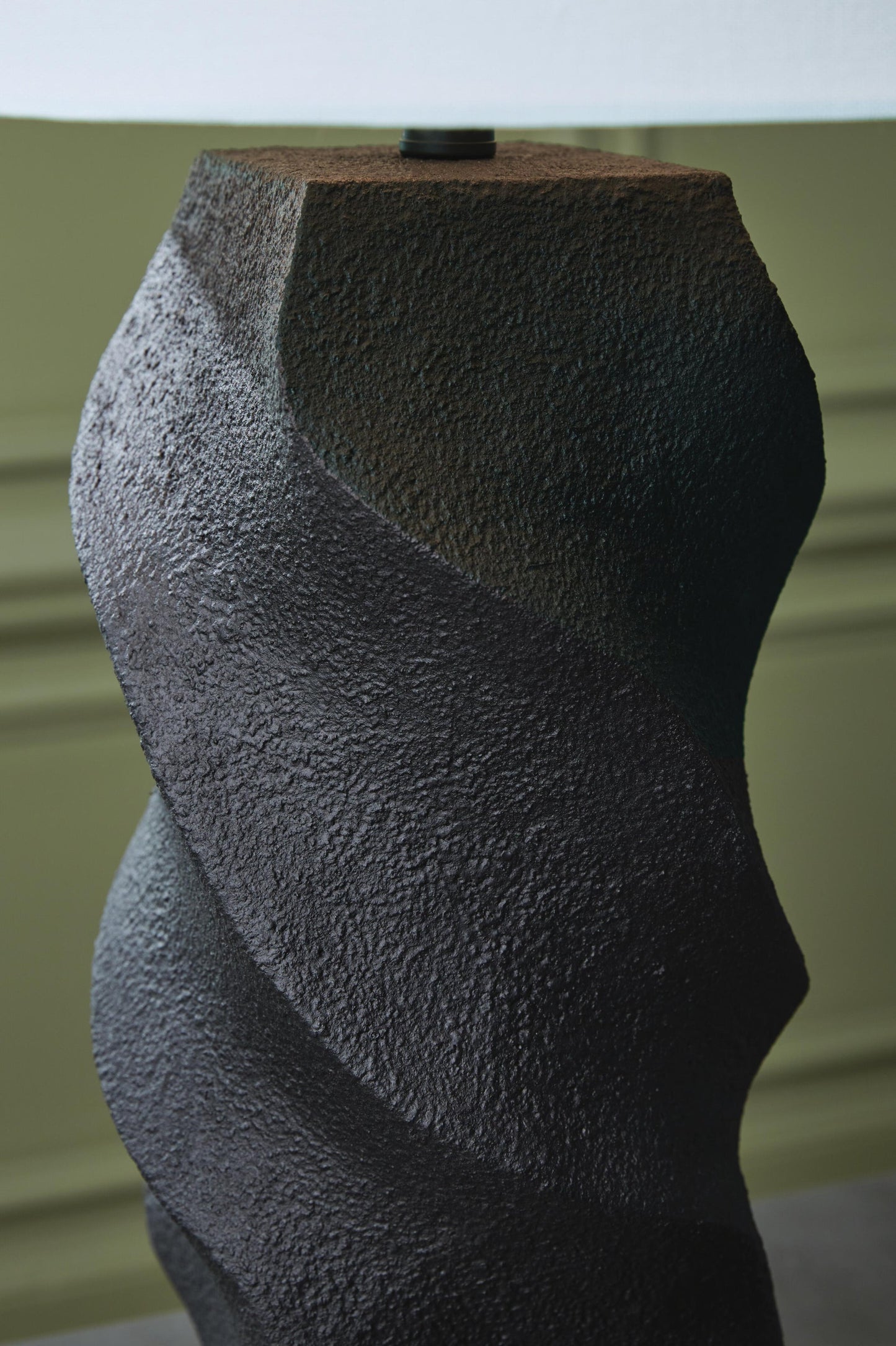 Amillion Poly Table Lamp (1/CN) Signature Design by Ashley®