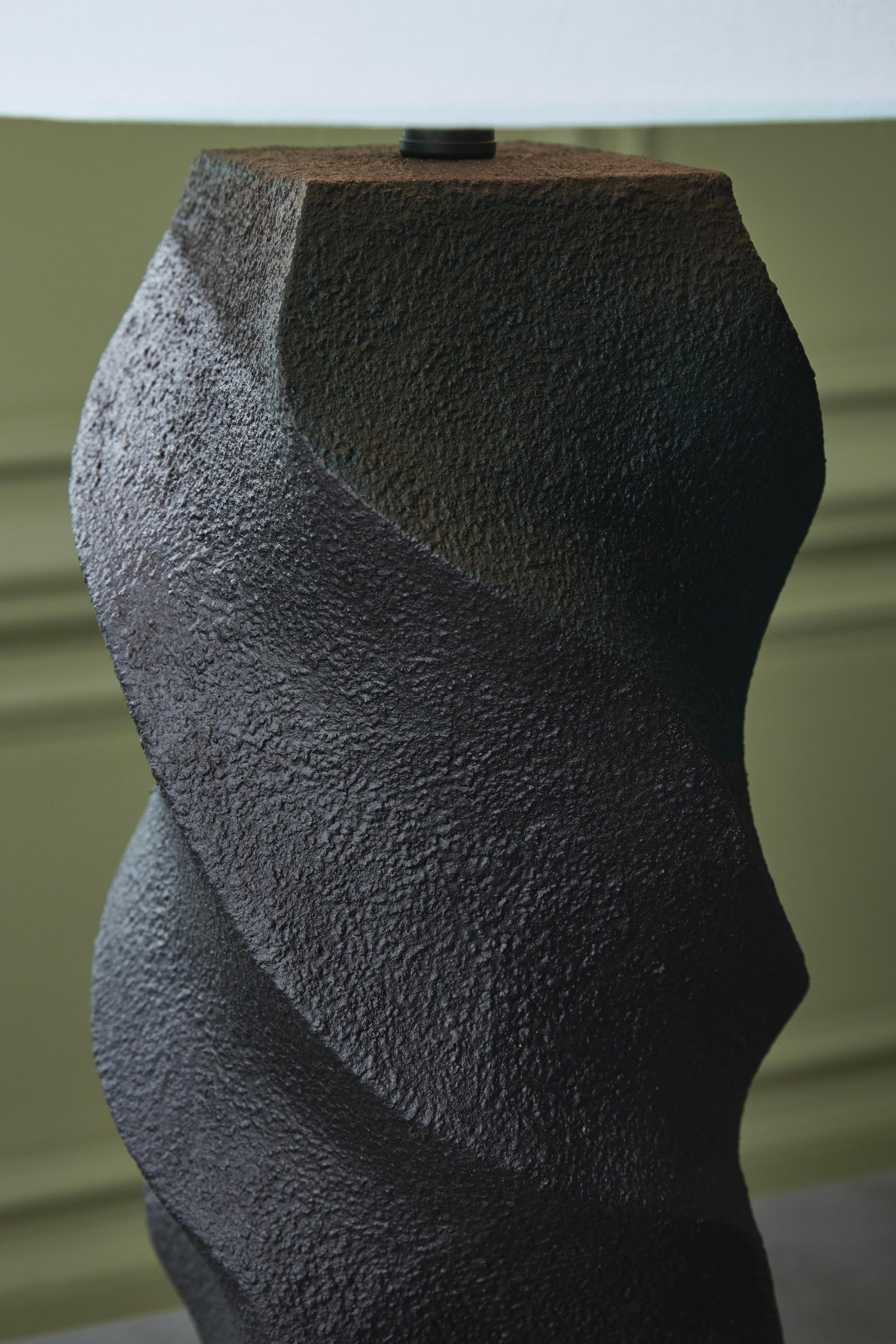 Amillion Poly Table Lamp (1/CN) Signature Design by Ashley®