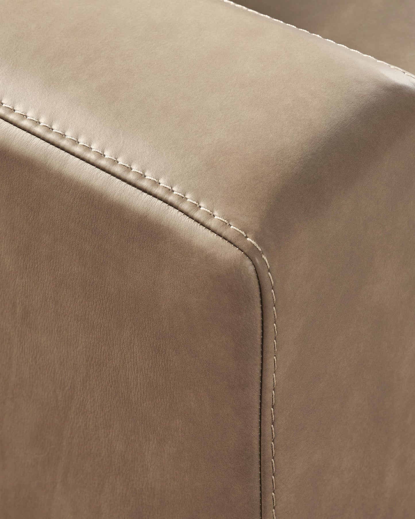 Veronella 5-Piece Sectional Benchcraft®