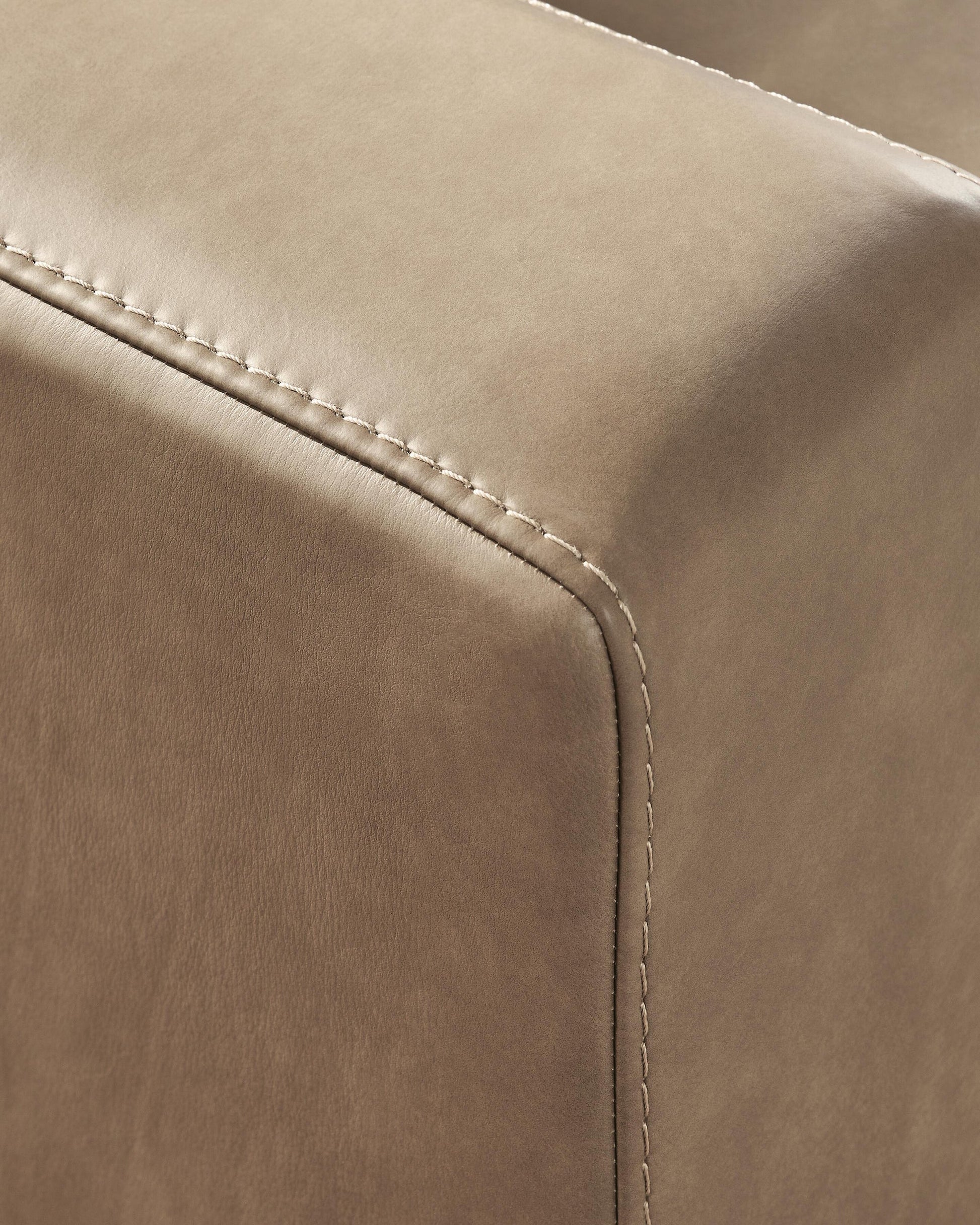 Veronella 5-Piece Sectional Benchcraft®