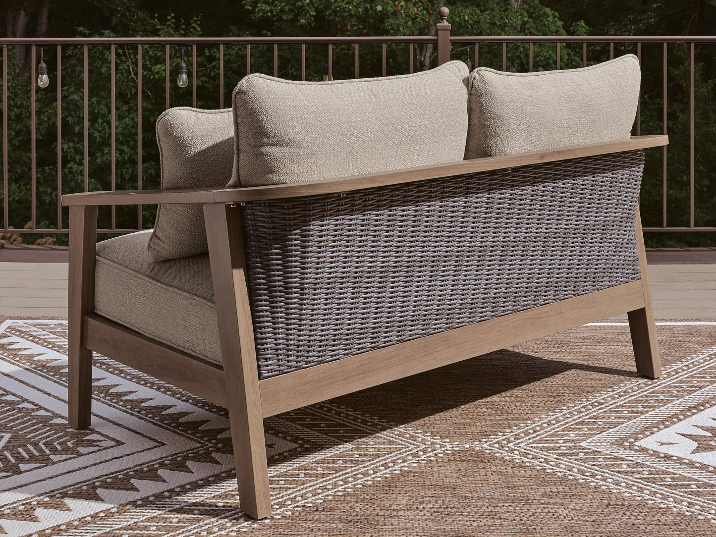 Harmony Headlands Loveseat w/Cushion Signature Design by Ashley®