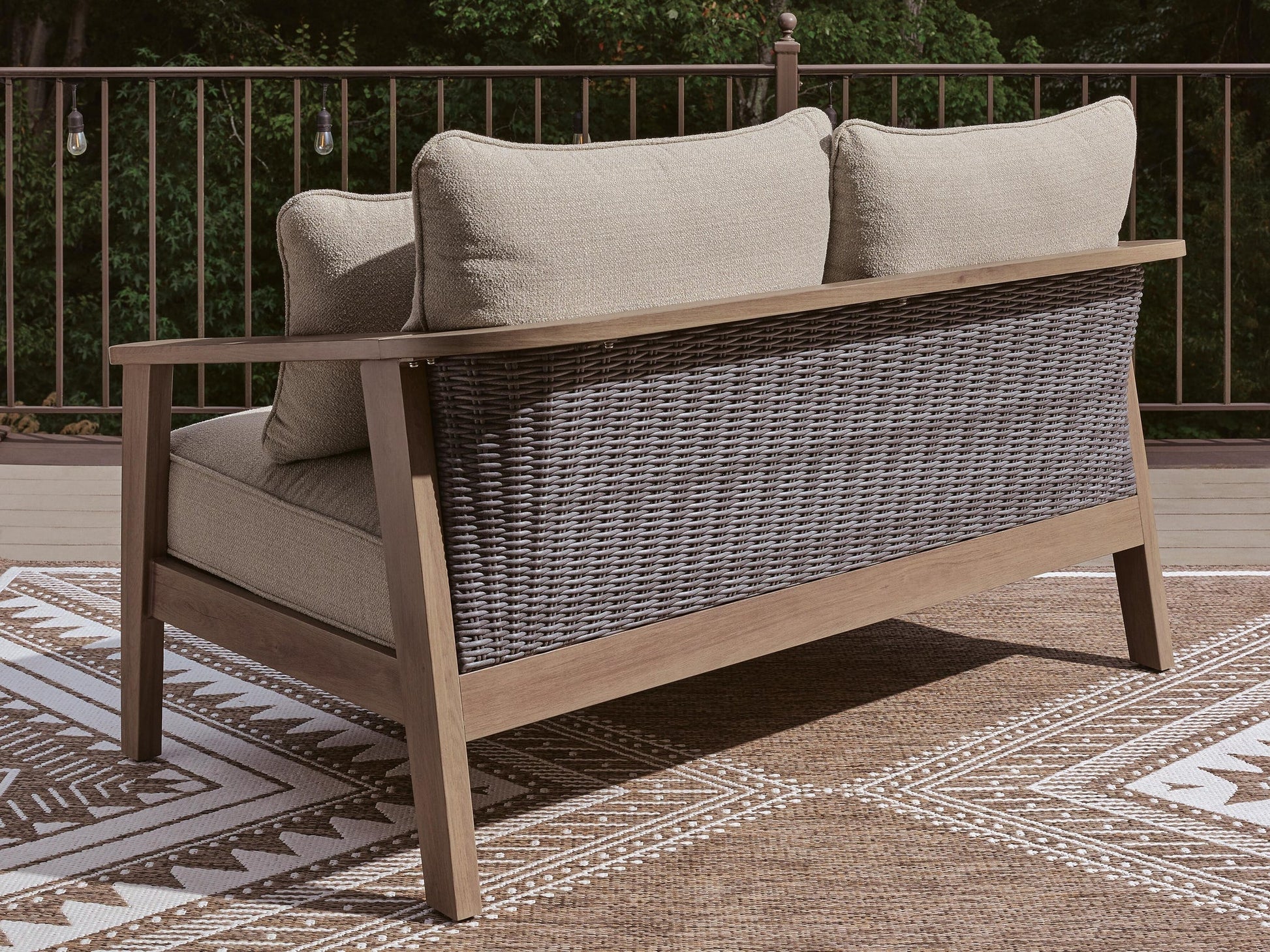 Harmony Headlands Loveseat w/Cushion Signature Design by Ashley®