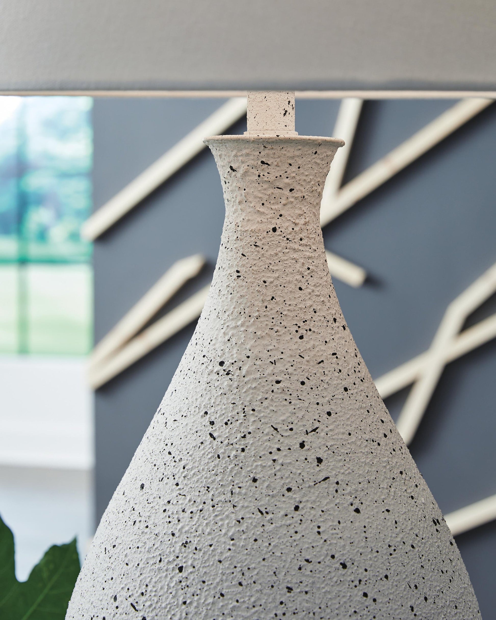 Wyattford Metal Table Lamp (1/CN) Signature Design by Ashley®