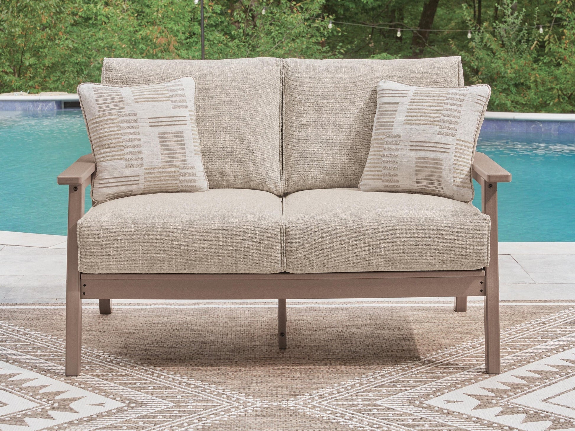 Grover Beach Loveseat w/Cushion Signature Design by Ashley®