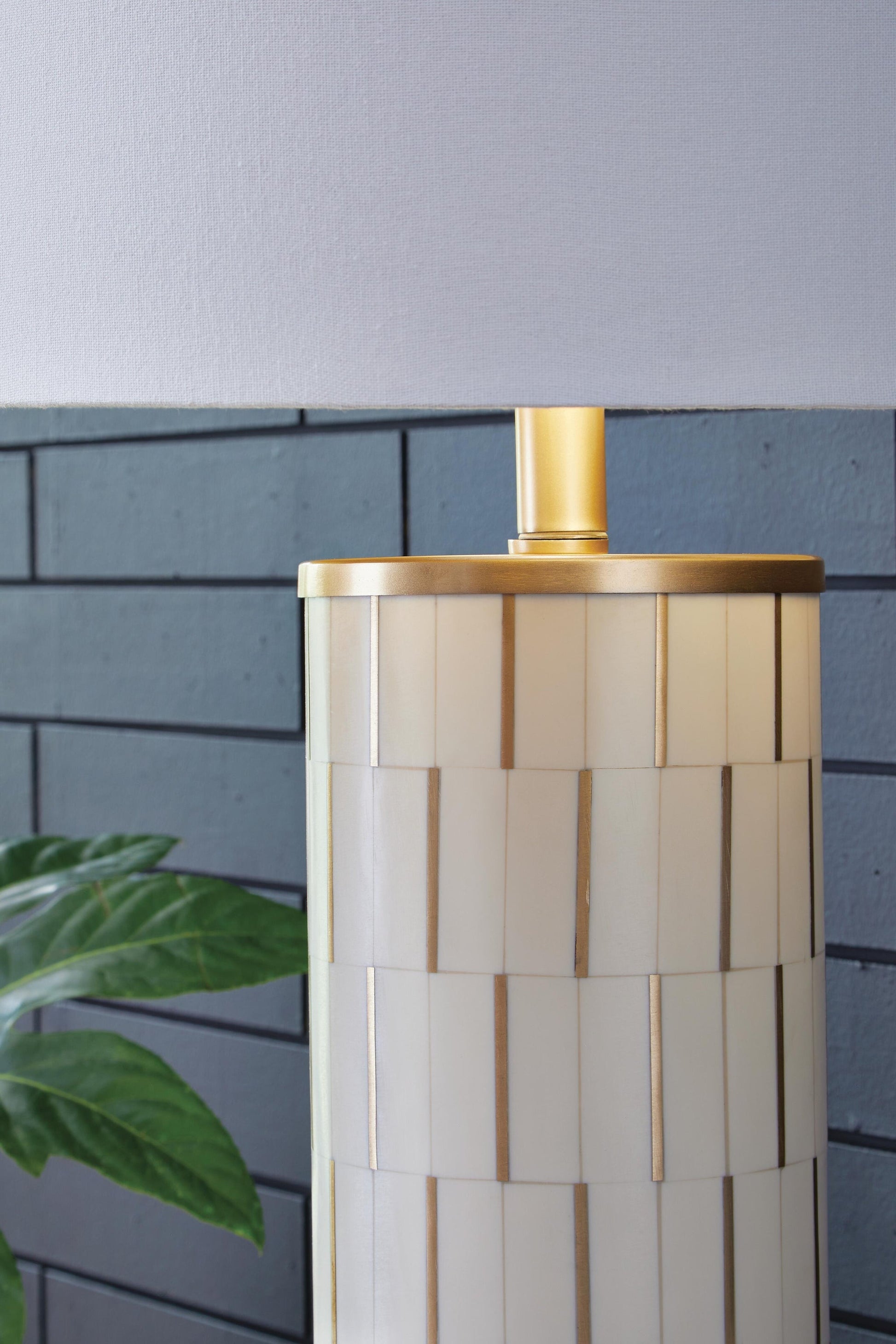 Faridworth Poly Table Lamp (1/CN) Signature Design by Ashley®