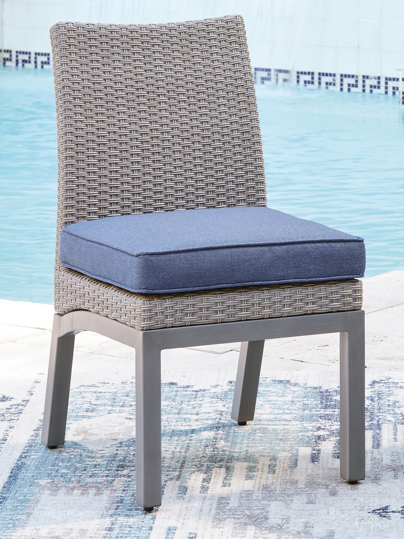Half Moon Beach Side Chair with Cushion (2/CN) Signature Design by Ashley®