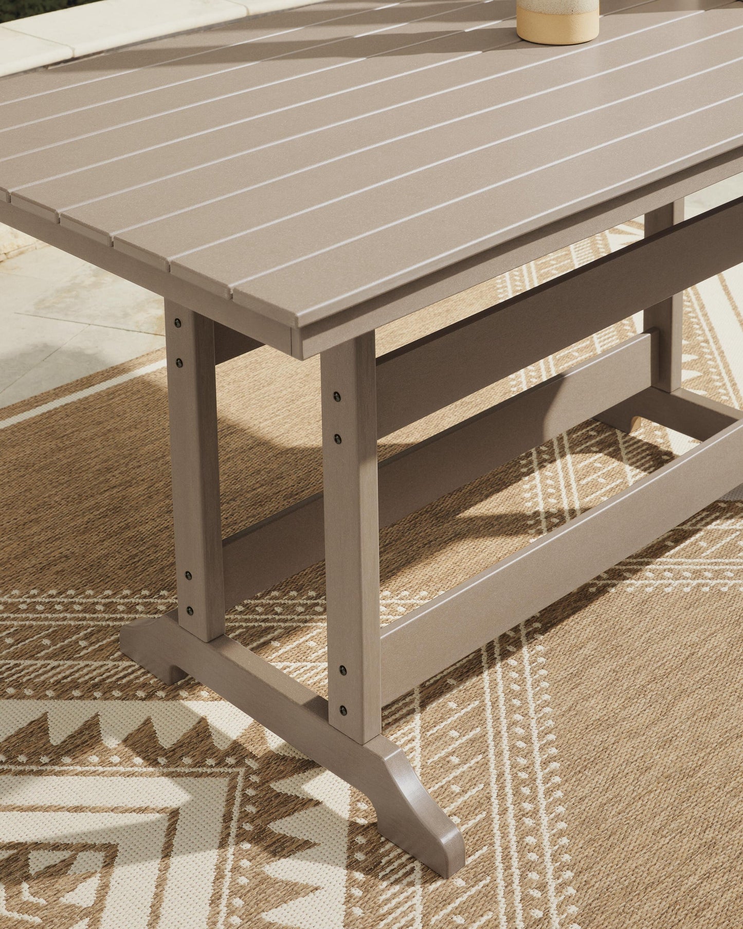Seacliff Beach RECT COUNTER TABLE W/UMB OPT Signature Design by Ashley®